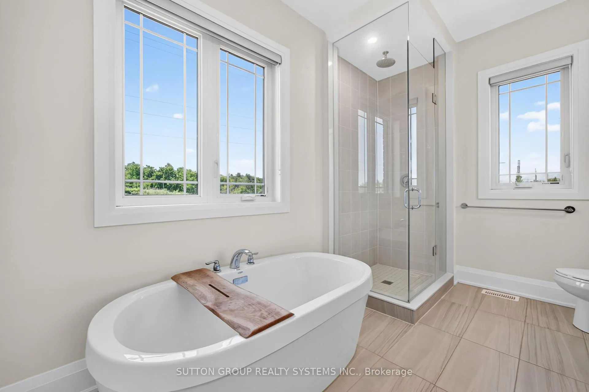 Photo 40 of 598 Kleinburg Summit Way, Vaughan, Kleinburg — HOMEH