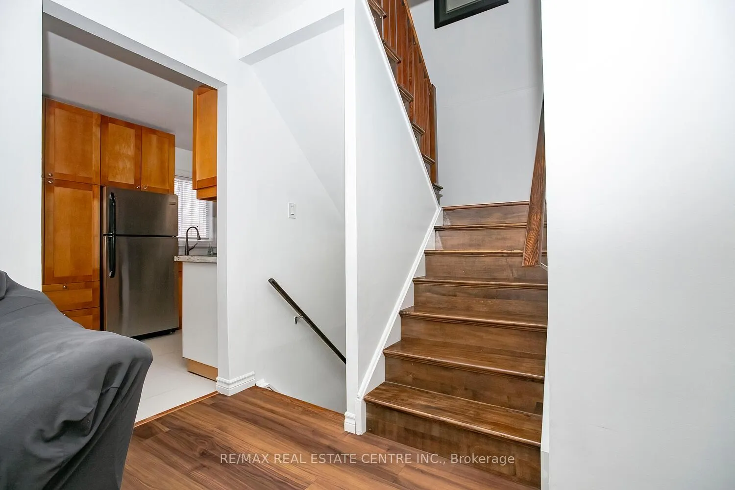Photo 6 of Unit 27, 31 Parkview Drive, Orangeville — HOMEH
