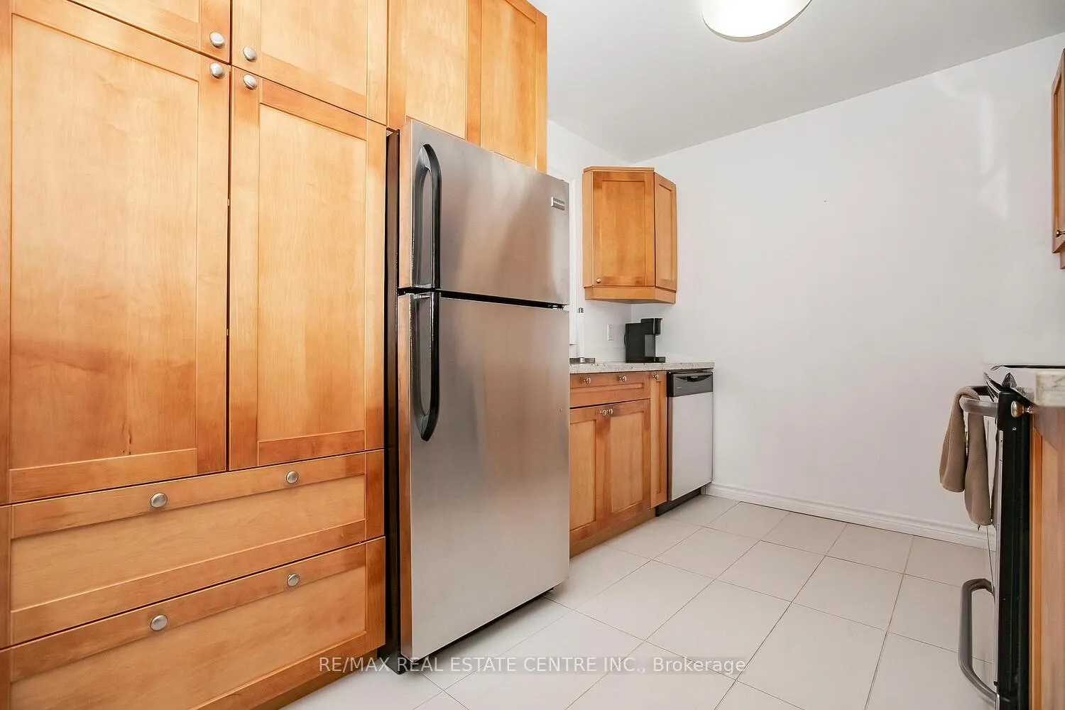 Photo 10 of Unit 27, 31 Parkview Drive, Orangeville — HOMEH