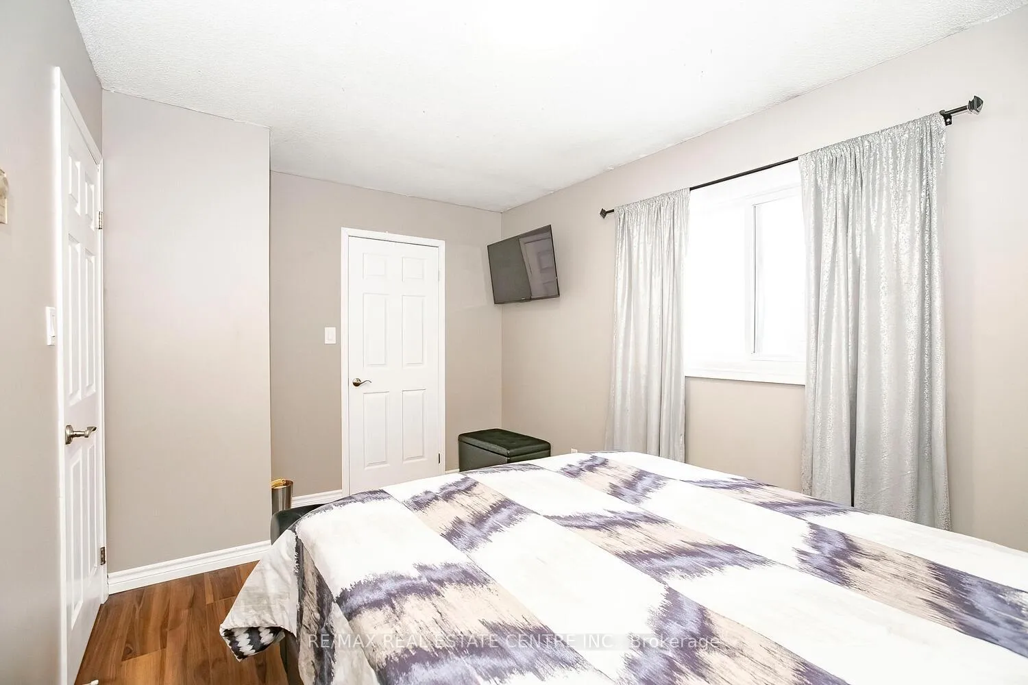 Photo 15 of Unit 27, 31 Parkview Drive, Orangeville — HOMEH