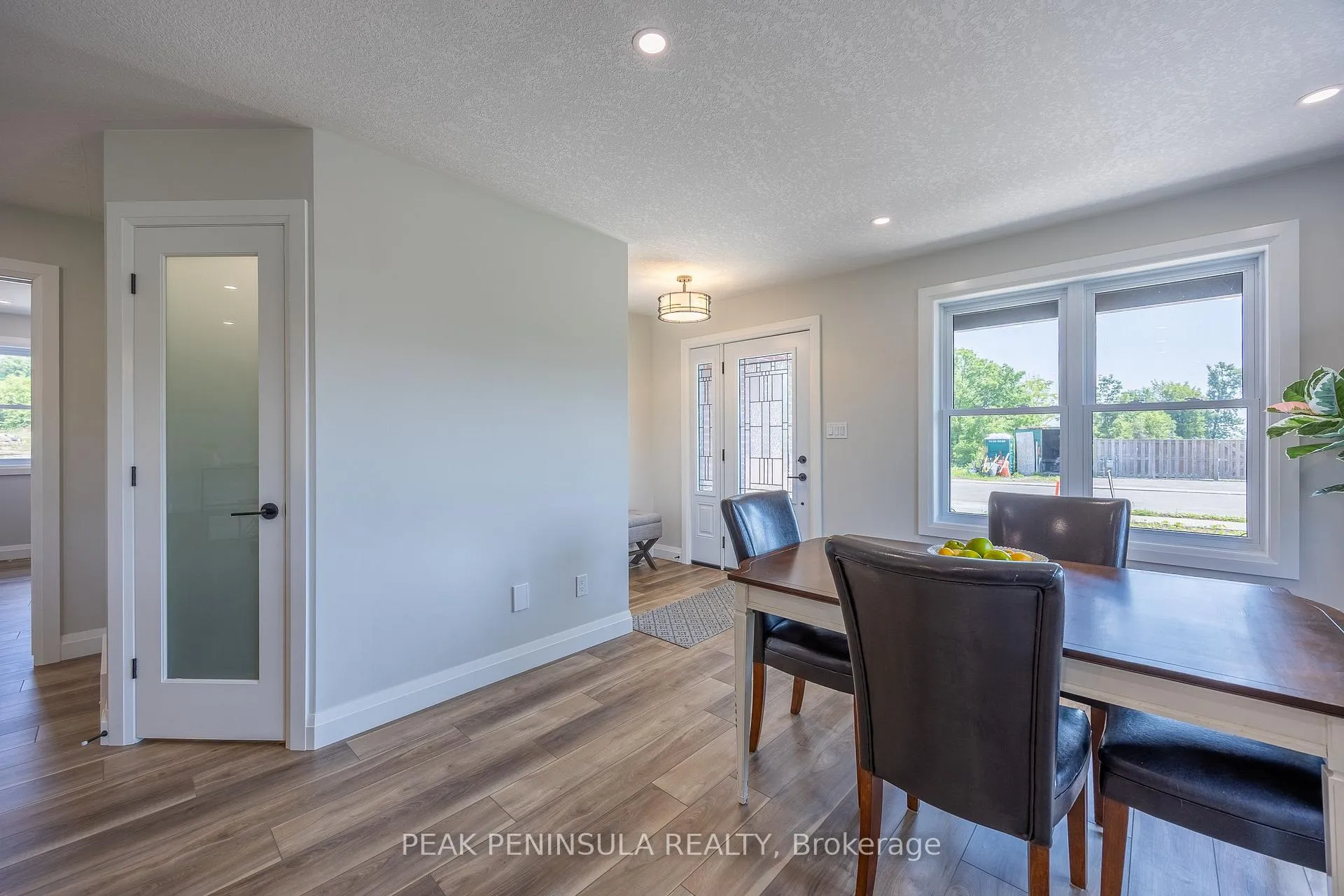 Photo 2 of 71 Hunter Drive S, Norfolk, Port Rowan — HOMEH