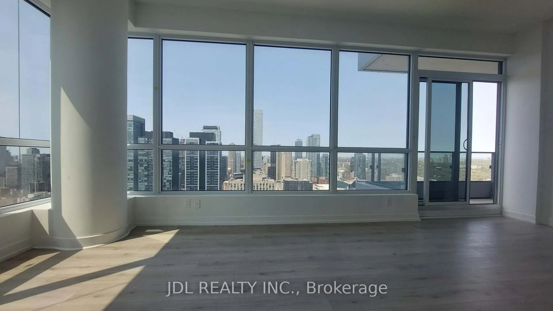 Photo 4 of Unit 3702, 395 Bloor Street E, Toronto, North St. James Town — HOMEH