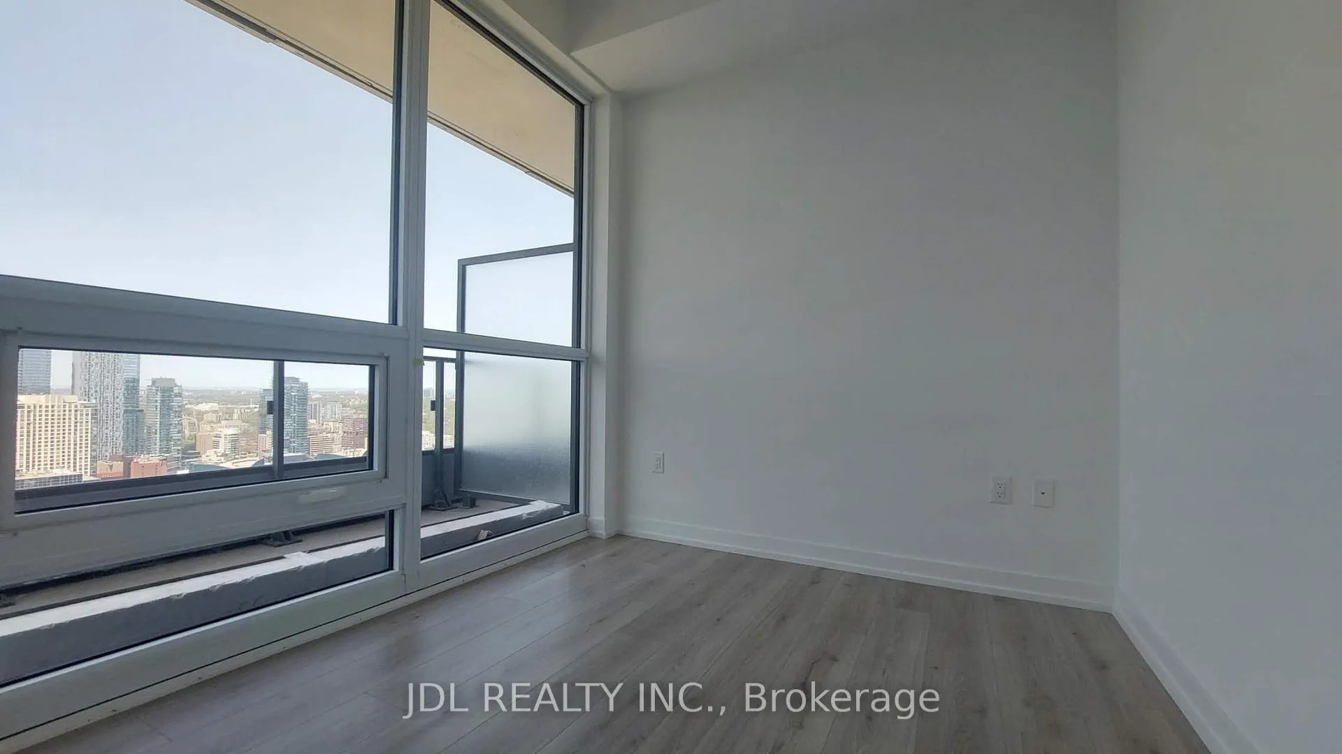Photo 6 of Unit 3702, 395 Bloor Street E, Toronto, North St. James Town — HOMEH