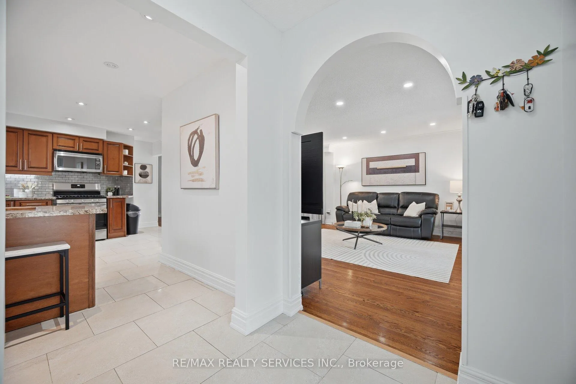 Photo 6 of 133 Romfield Circuit, Markham, Royal Orchard — HOMEH