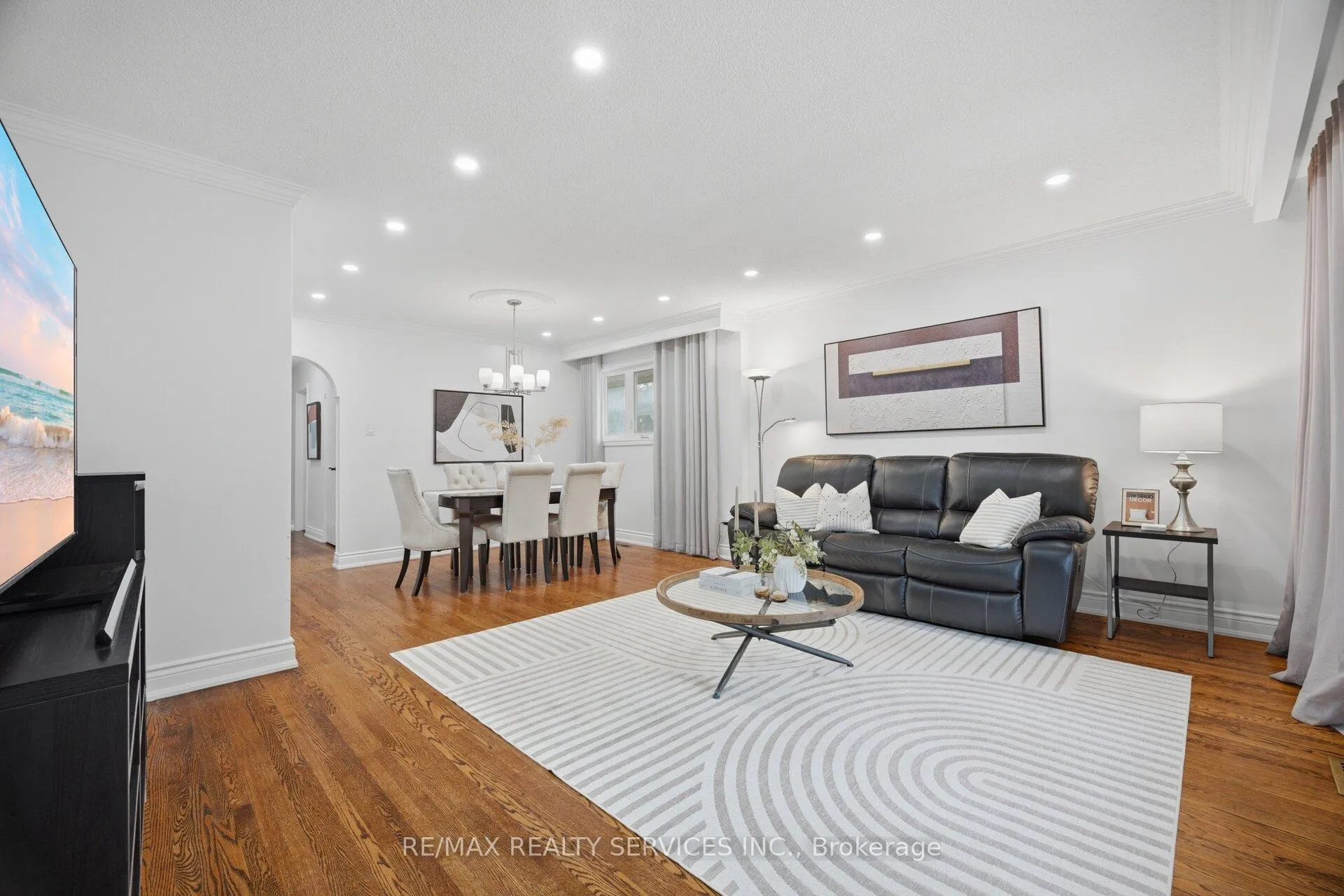 Photo 13 of 133 Romfield Circuit, Markham, Royal Orchard — HOMEH