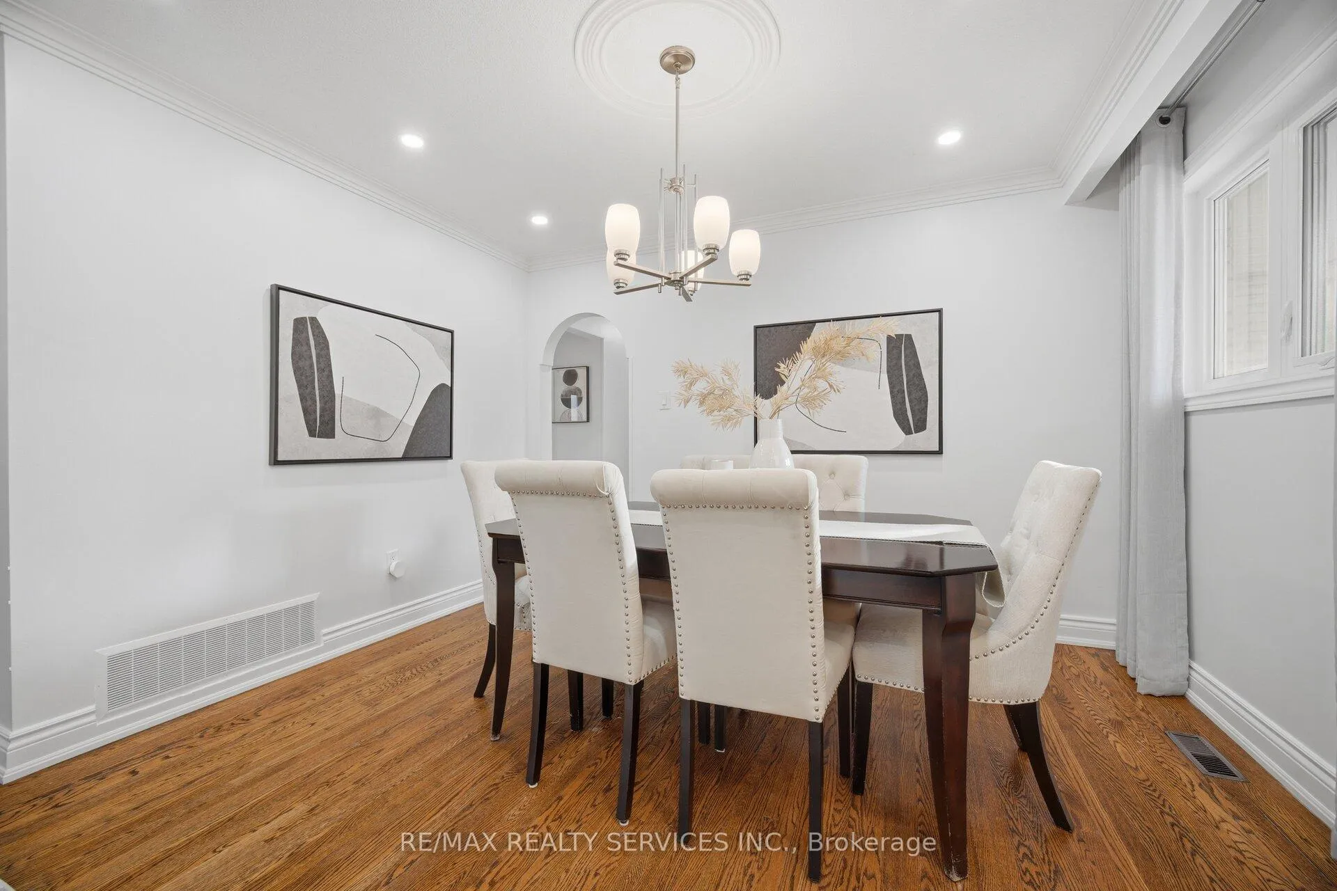 Photo 15 of 133 Romfield Circuit, Markham, Royal Orchard — HOMEH