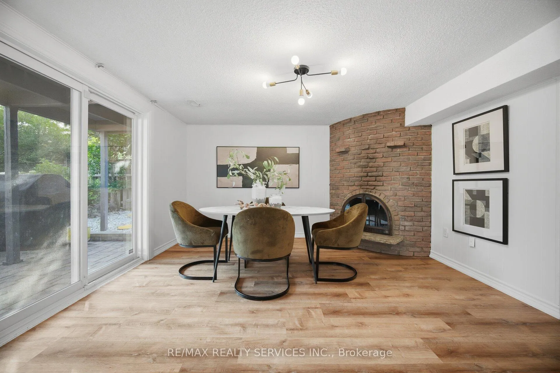 Photo 32 of 133 Romfield Circuit, Markham, Royal Orchard — HOMEH