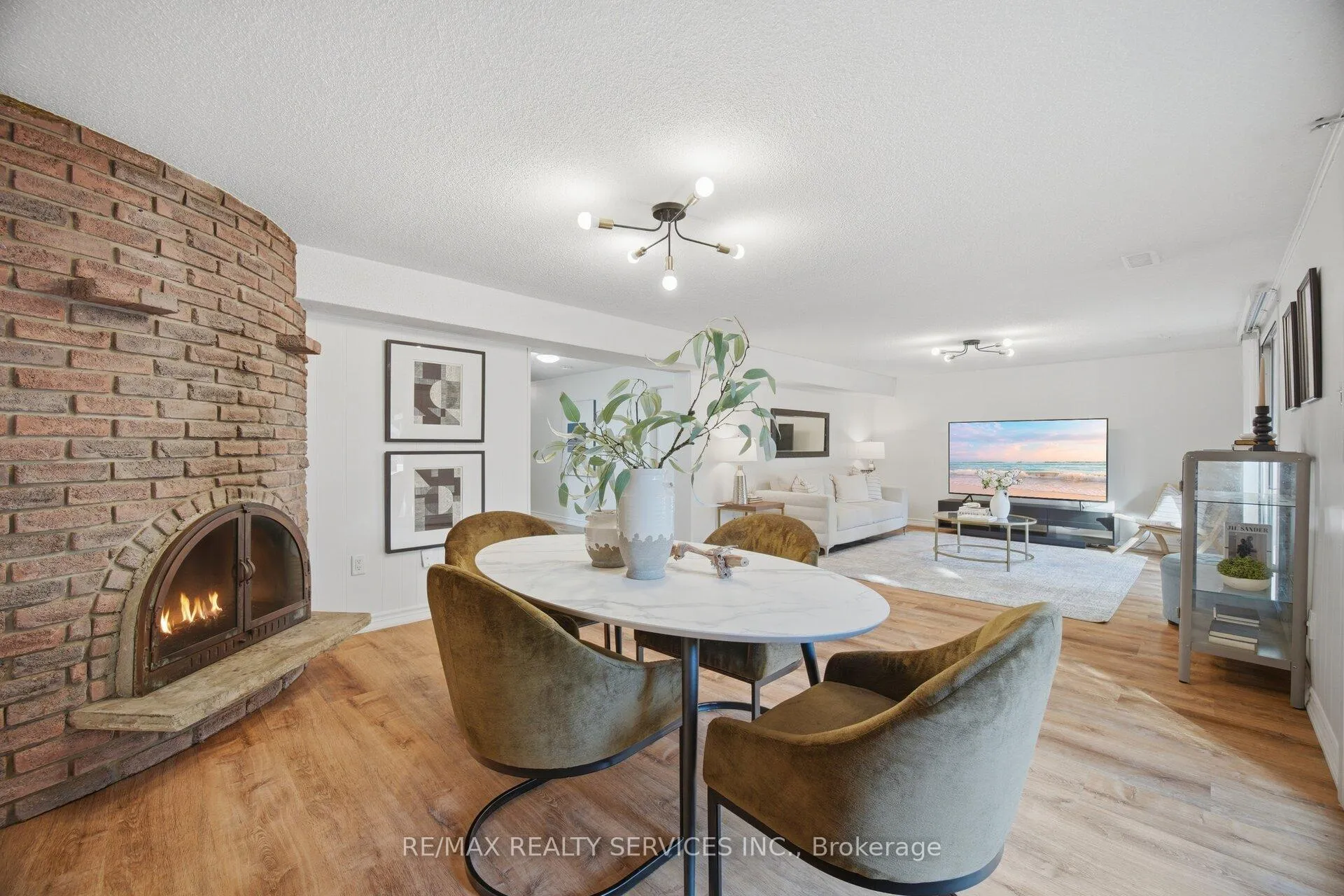 Photo 34 of 133 Romfield Circuit, Markham, Royal Orchard — HOMEH