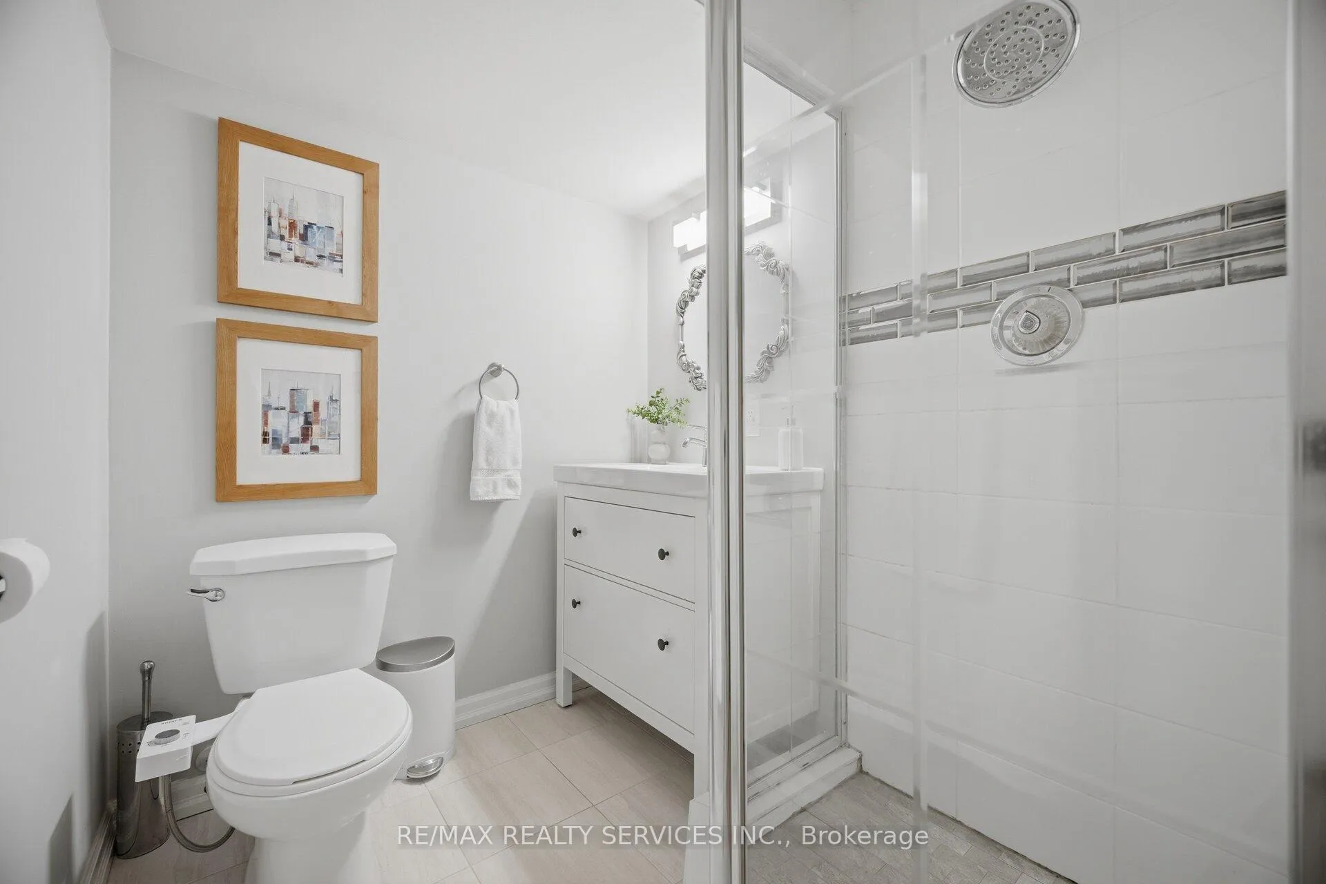 Photo 40 of 133 Romfield Circuit, Markham, Royal Orchard — HOMEH