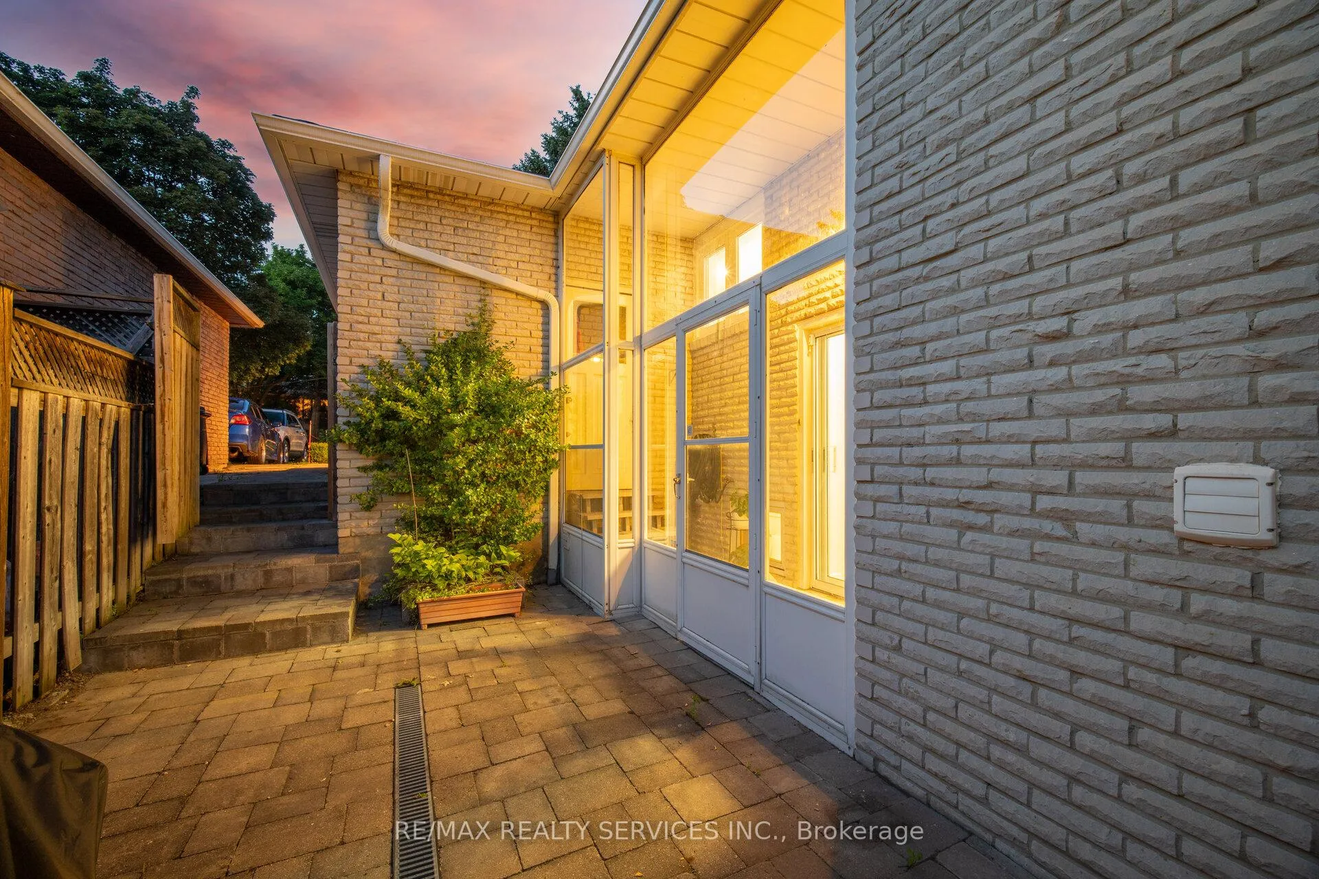 Photo 47 of 133 Romfield Circuit, Markham, Royal Orchard — HOMEH
