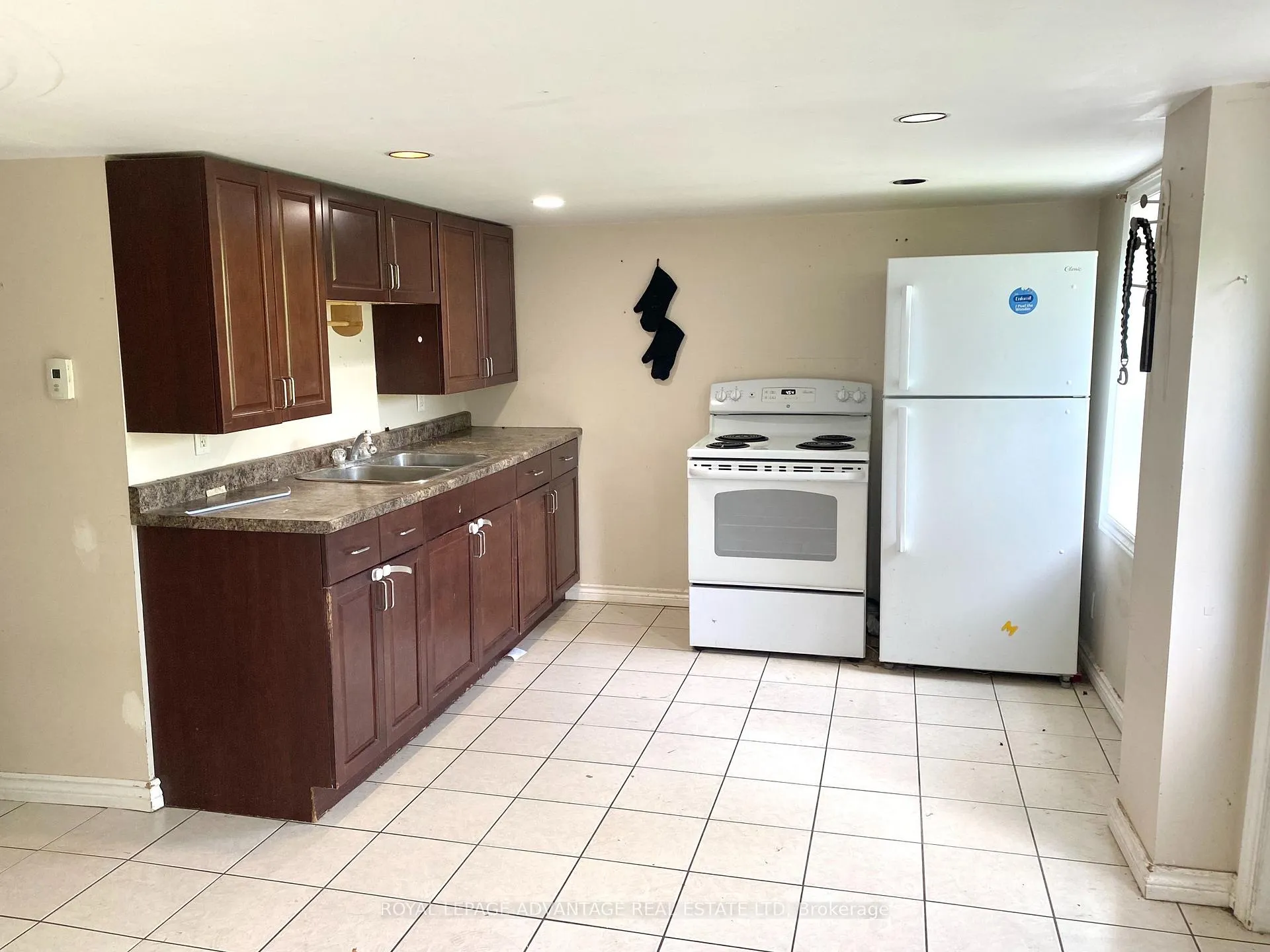 Photo 3 of 110/112 Lorne Street, Smiths Falls, Smiths Falls — HOMEH