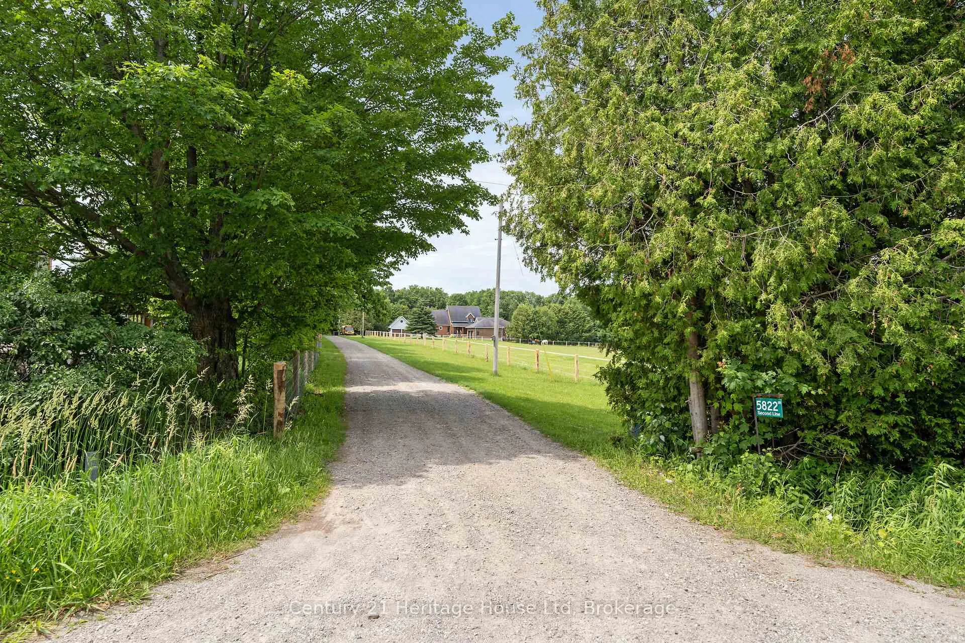 Photo 3 of 5822 2nd Line, Erin, Rural Erin — HOMEH