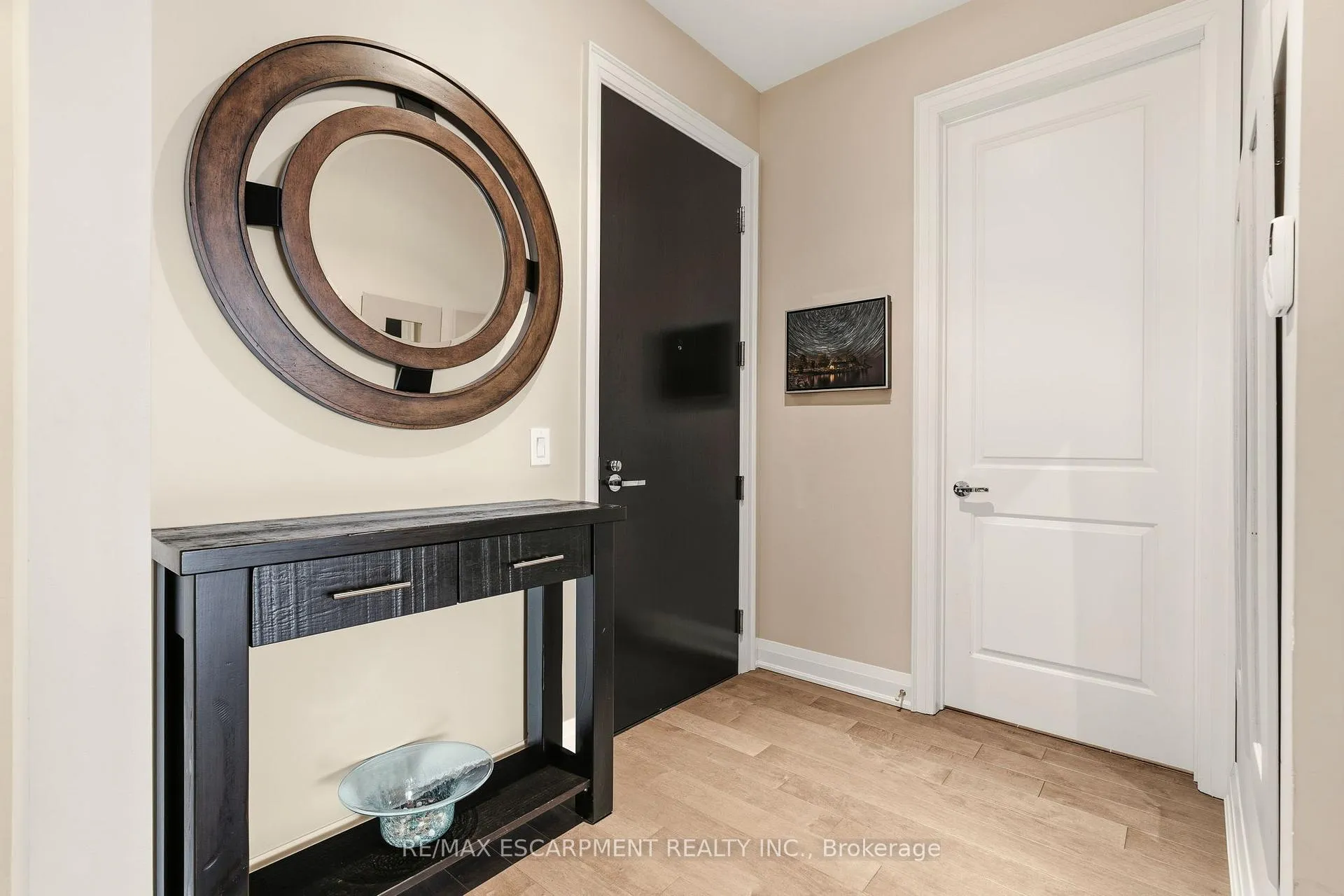 Photo 6 of Unit 703, 11 Bronte Road, Oakville, Bronte — HOMEH