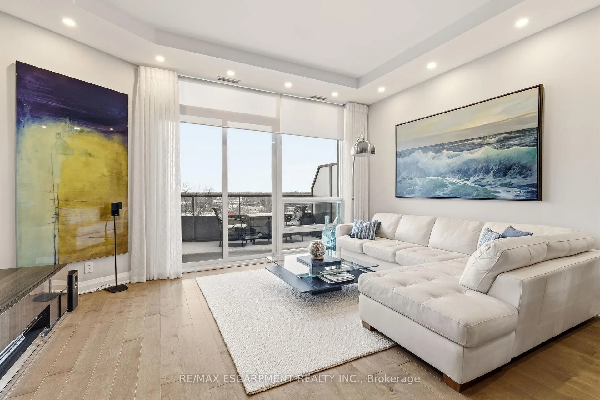 Photo 8 of Unit 703, 11 Bronte Road, Oakville, Bronte — HOMEH