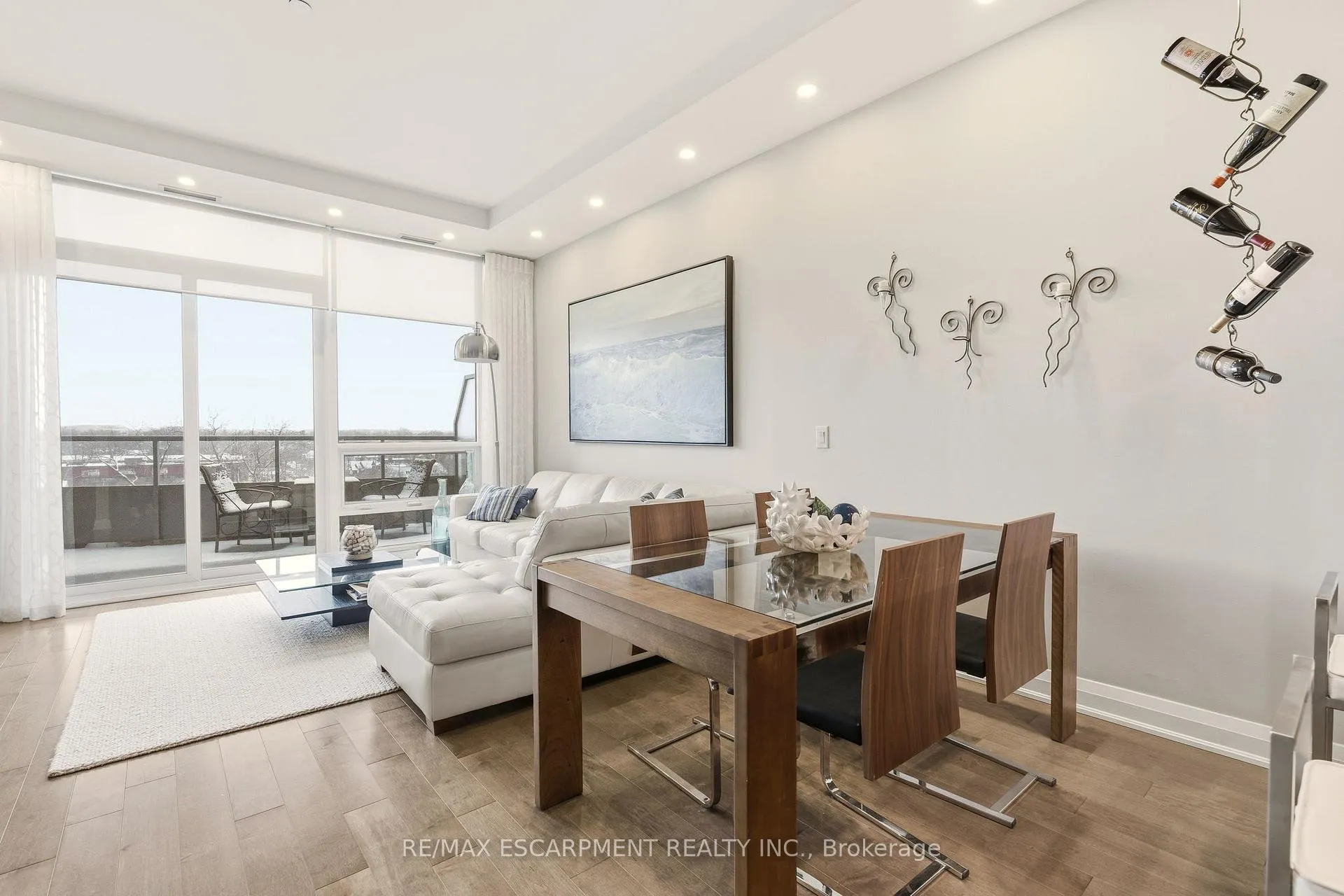 Photo 10 of Unit 703, 11 Bronte Road, Oakville, Bronte — HOMEH