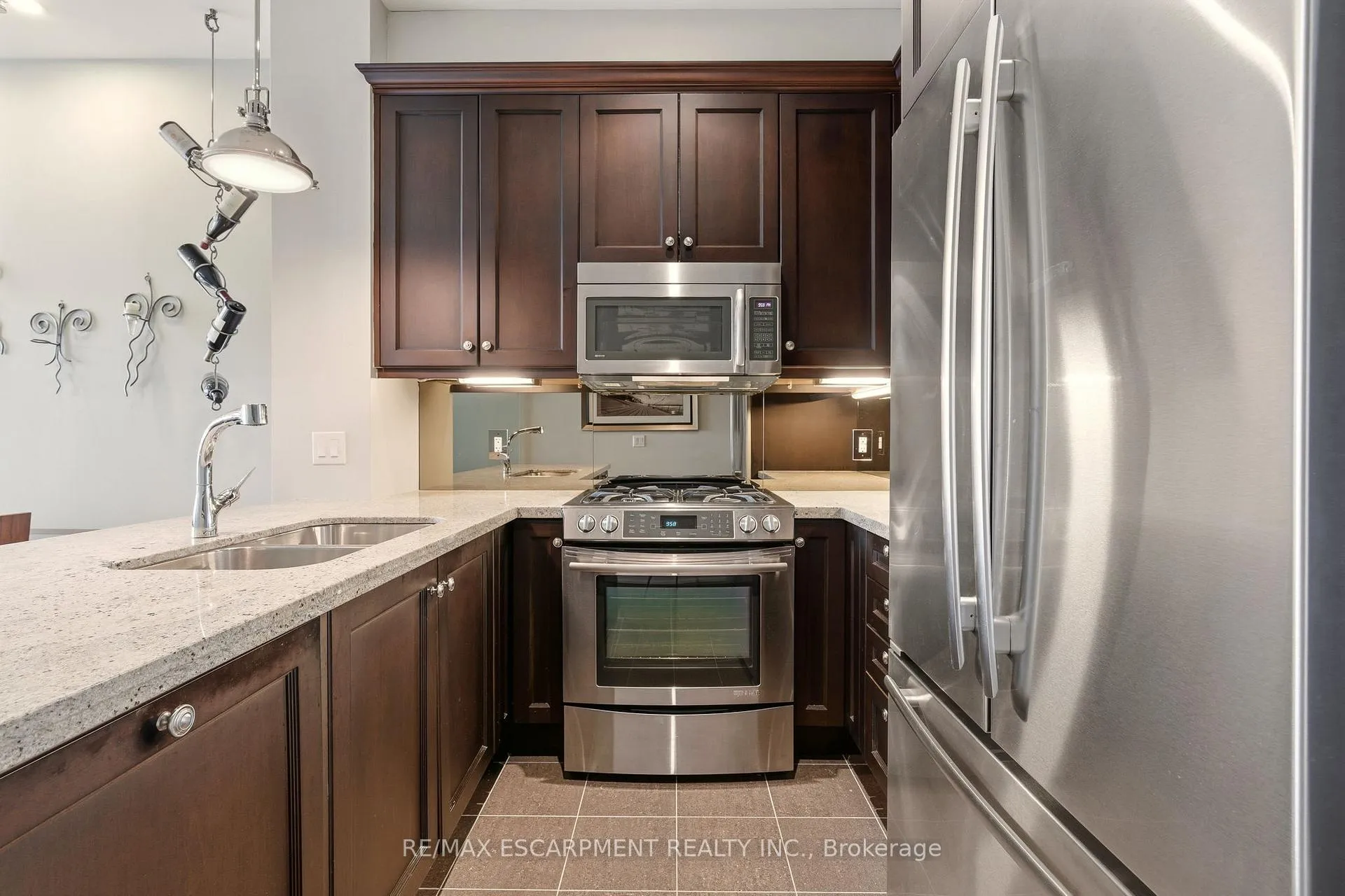 Photo 12 of Unit 703, 11 Bronte Road, Oakville, Bronte — HOMEH