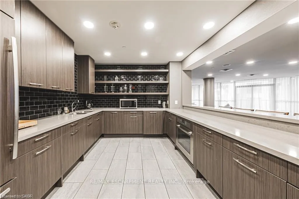 Photo 31 of Unit 703, 11 Bronte Road, Oakville, Bronte — HOMEH