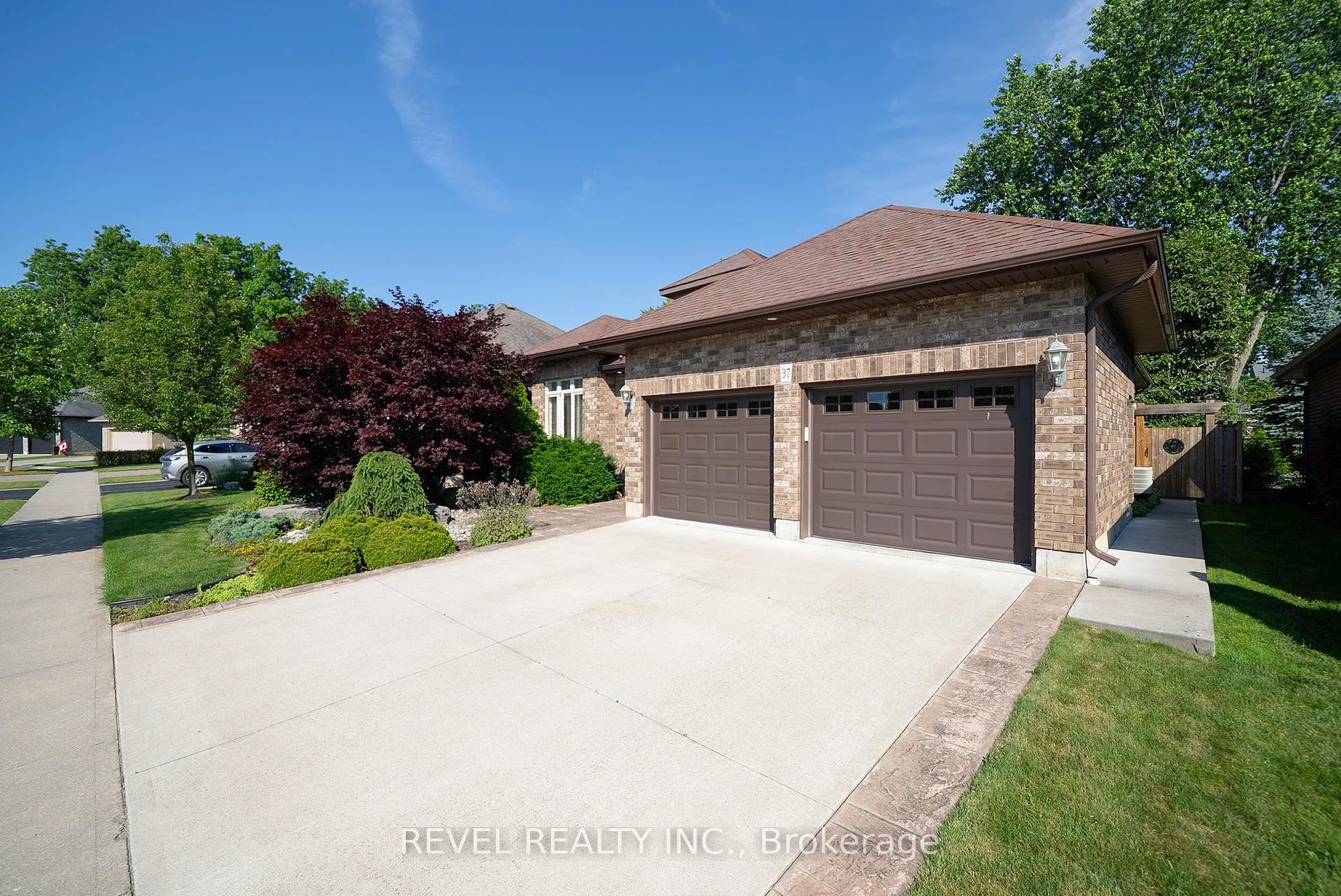 Photo 4 of 37 Mulberry Lane, Norfolk, Port Dover — HOMEH