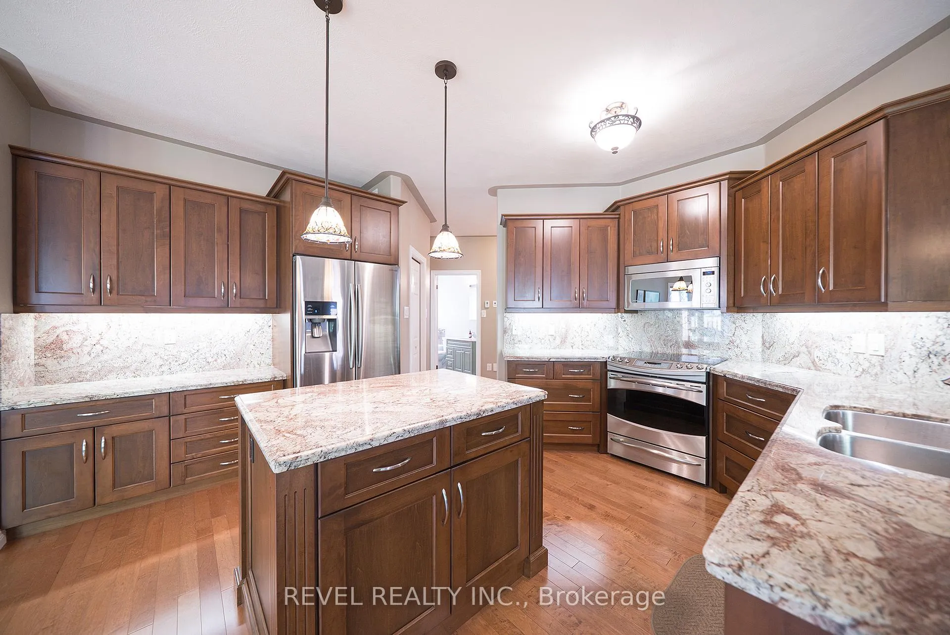 Photo 7 of 37 Mulberry Lane, Norfolk, Port Dover — HOMEH