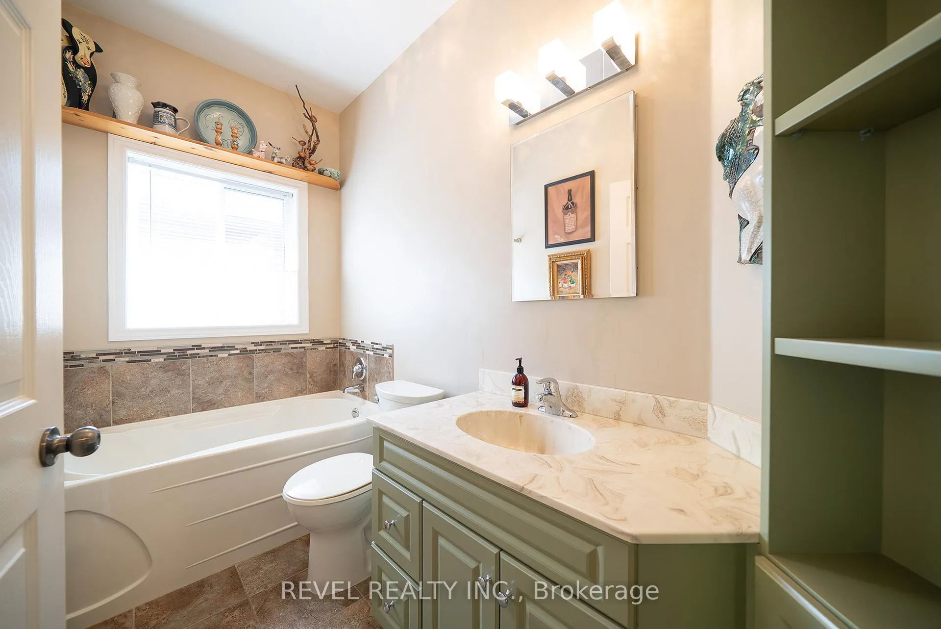 Photo 18 of 37 Mulberry Lane, Norfolk, Port Dover — HOMEH