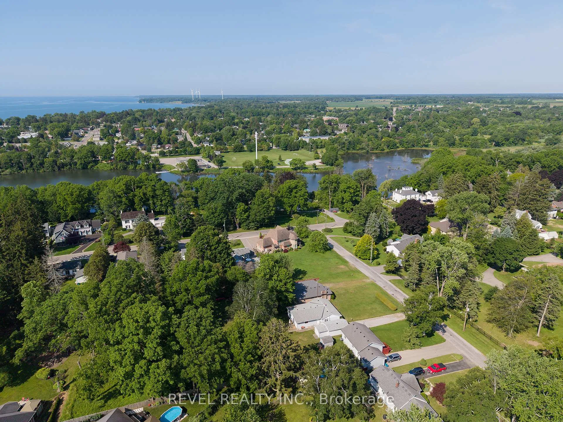 Photo 35 of 37 Mulberry Lane, Norfolk, Port Dover — HOMEH