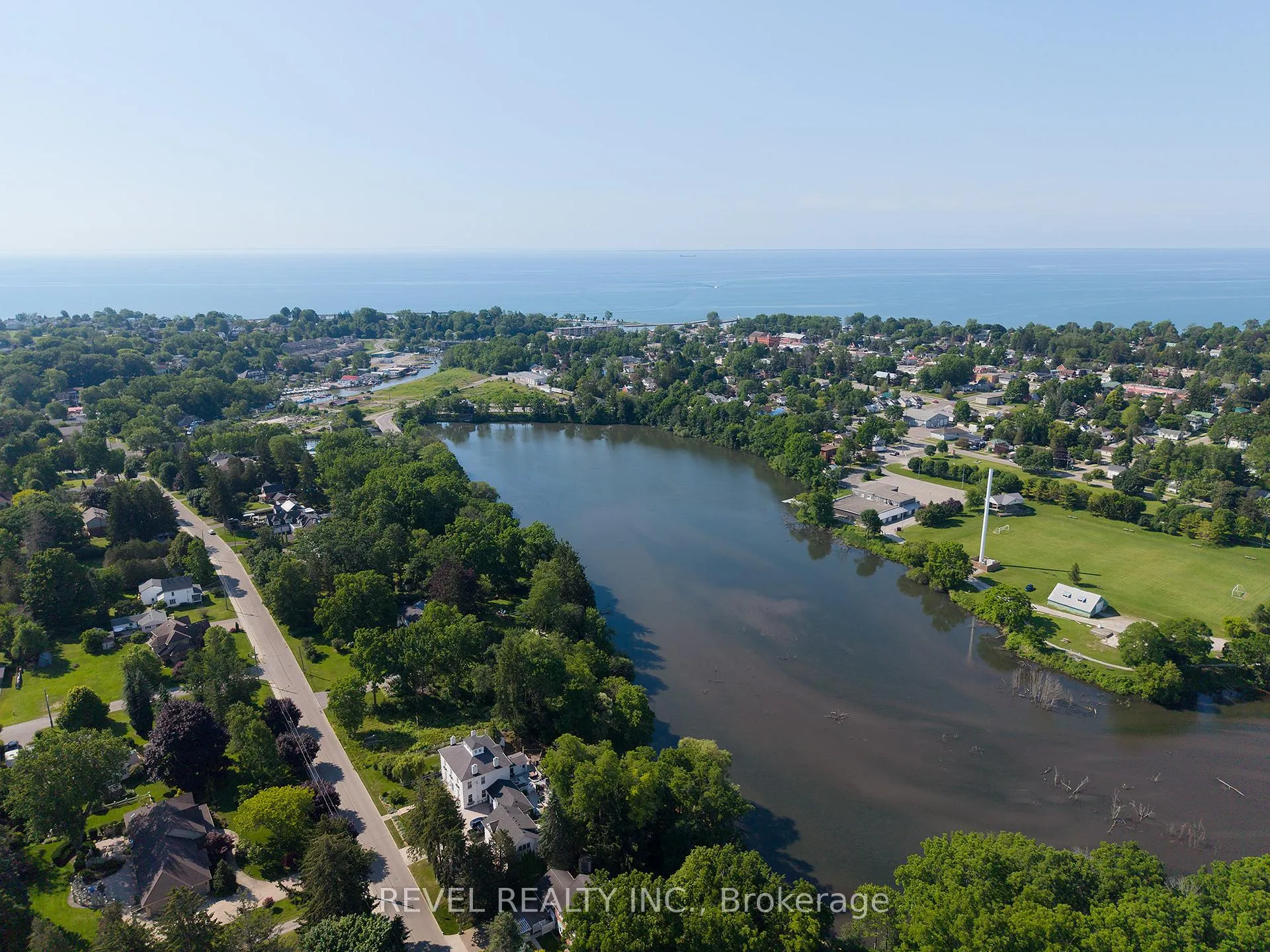 Photo 36 of 37 Mulberry Lane, Norfolk, Port Dover — HOMEH