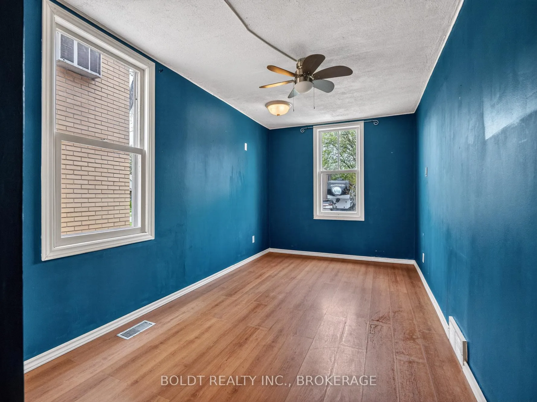 Photo 11 of 78 Maple Street, St. Catharines, Downtown — HOMEH