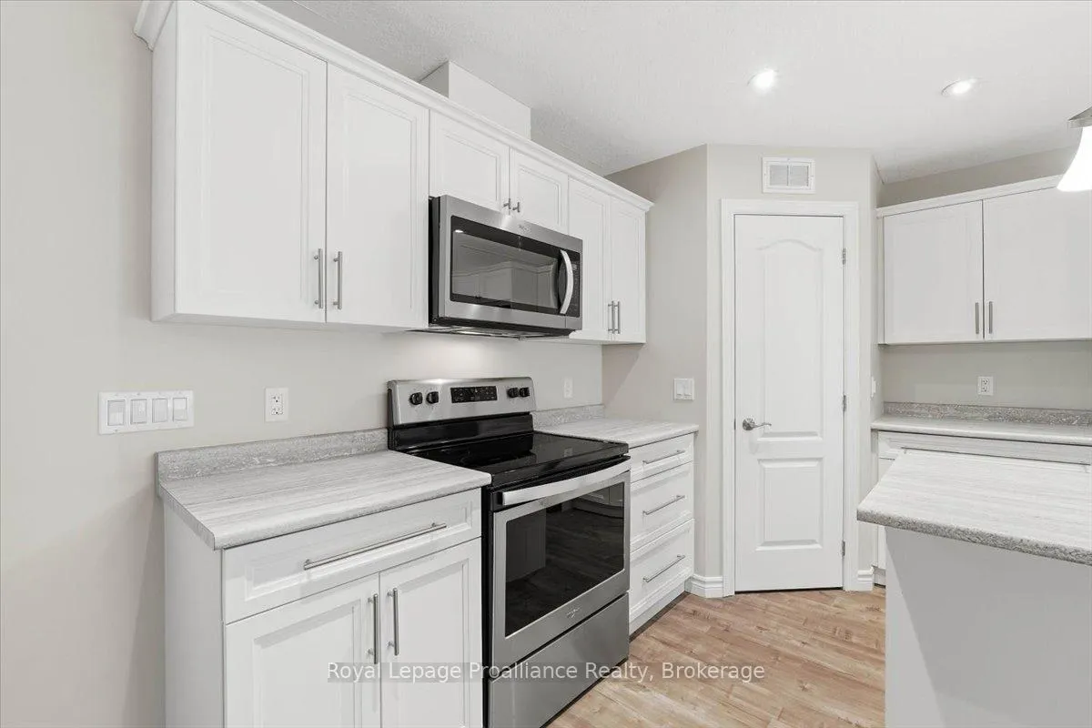 Photo 10 of 60 Conger Drive, Prince Edward County, Wellington — HOMEH