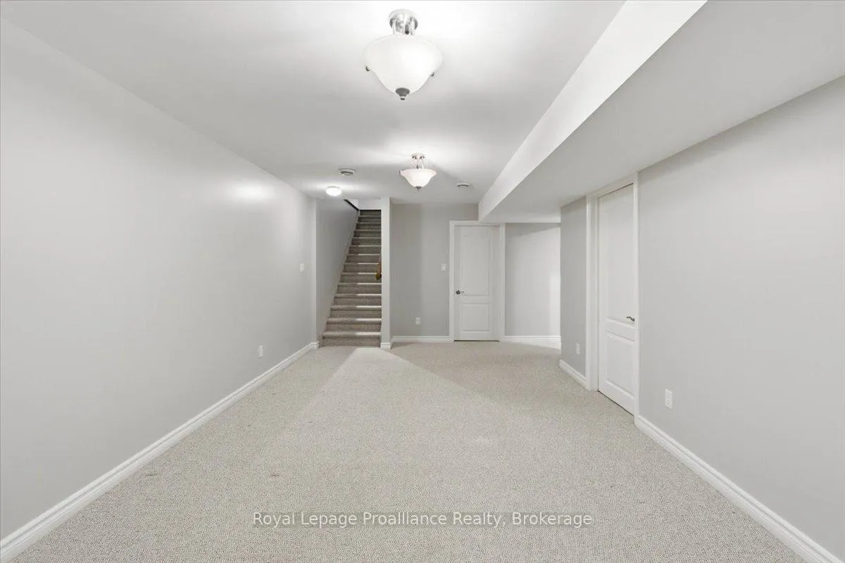 Photo 23 of 60 Conger Drive, Prince Edward County, Wellington — HOMEH