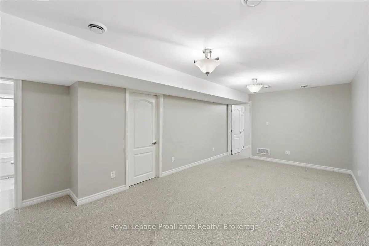 Photo 24 of 60 Conger Drive, Prince Edward County, Wellington — HOMEH
