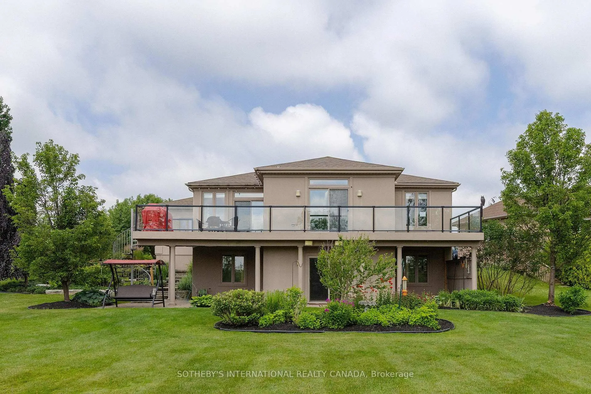 Photo 32 of 208 Muirfield Trail, Welland, Hwy 406/Welland — HOMEH