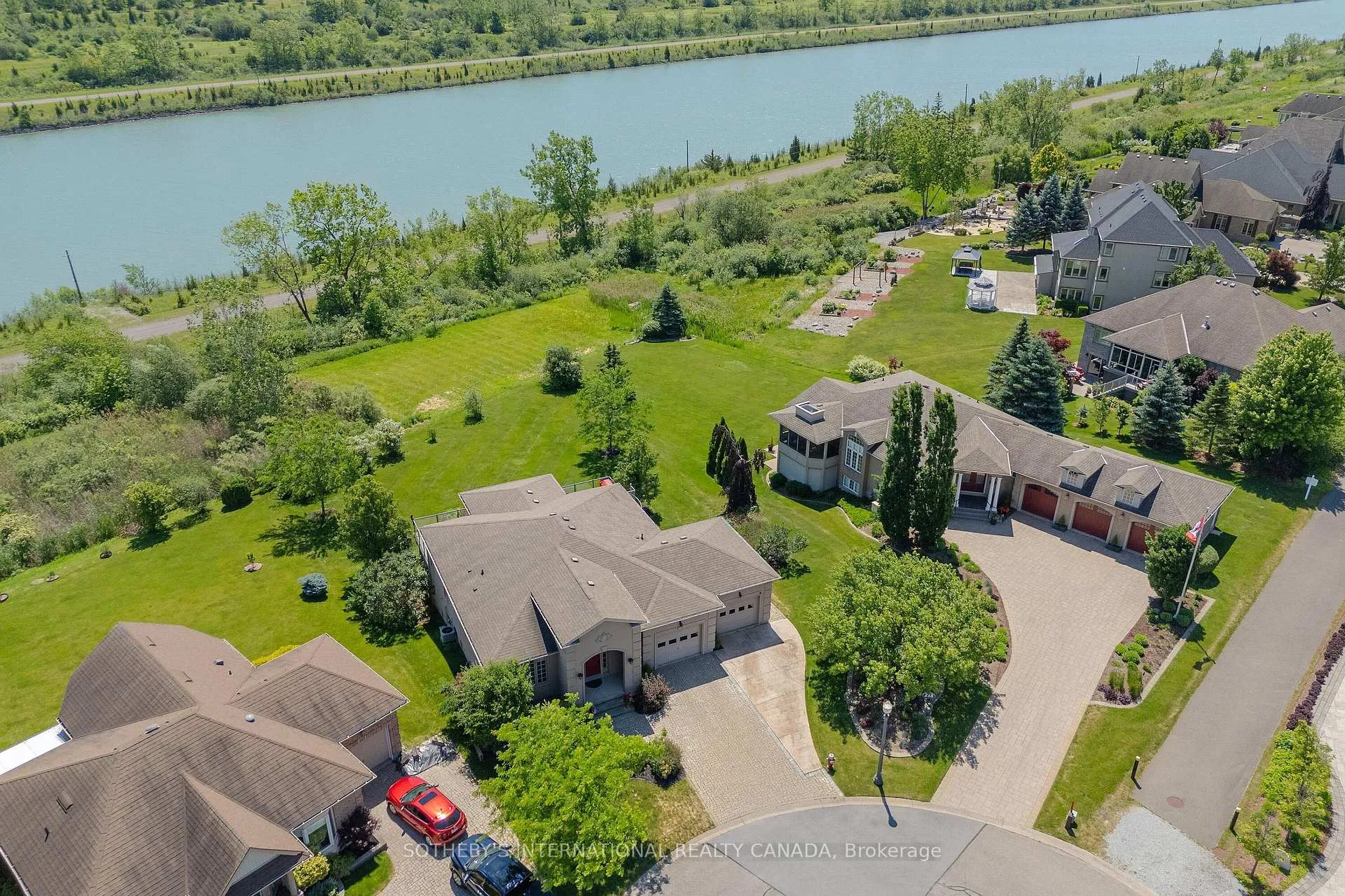 Photo 40 of 208 Muirfield Trail, Welland, Hwy 406/Welland — HOMEH