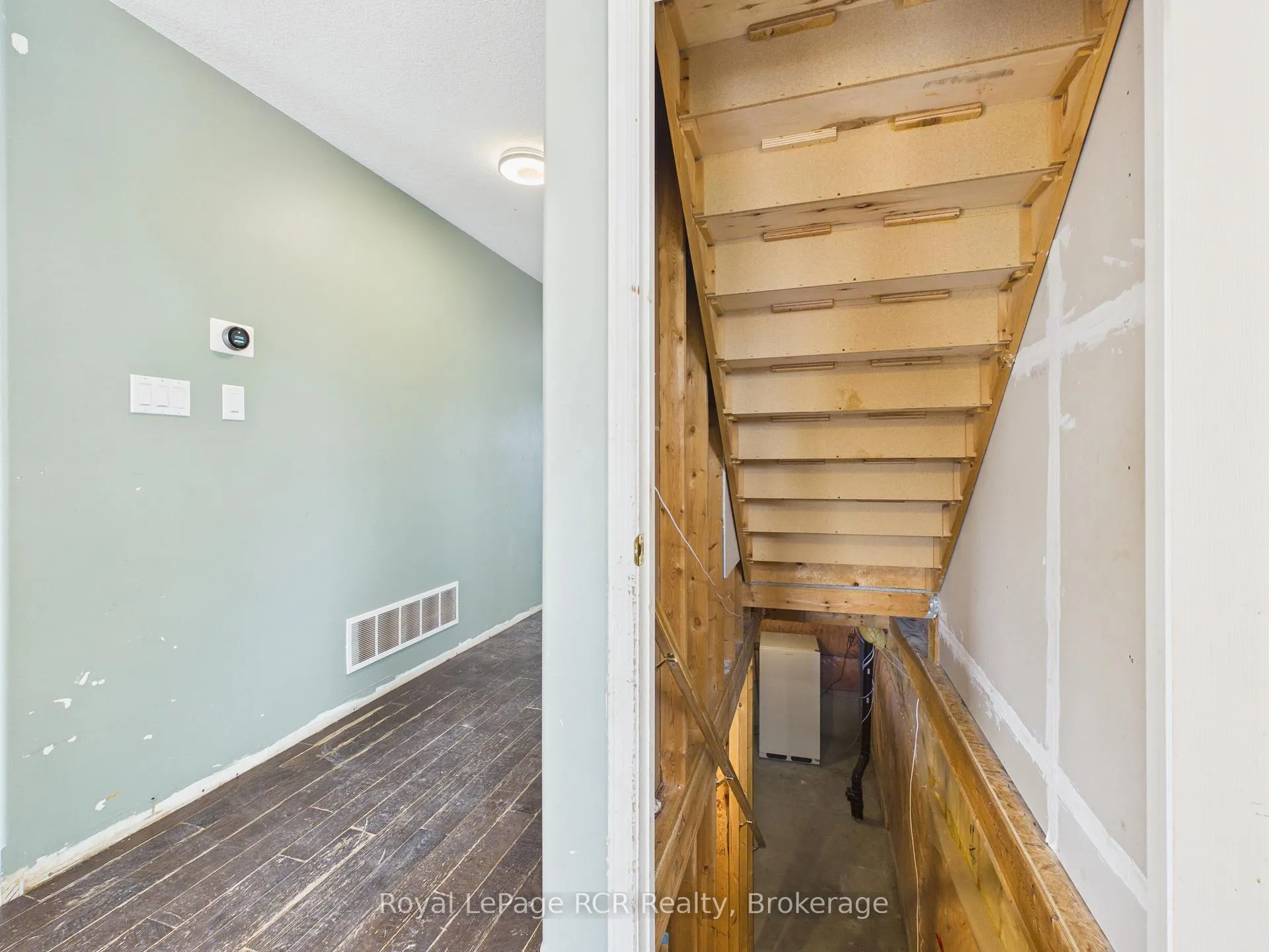 Photo 26 of 11 Wallace Street, New Tecumseth, Alliston — HOMEH