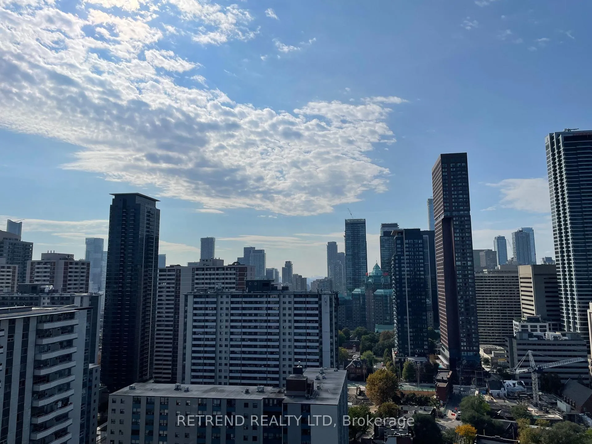 Photo 3 of Unit 2409, 575 Bloor Street E, Toronto, North St. James Town — HOMEH