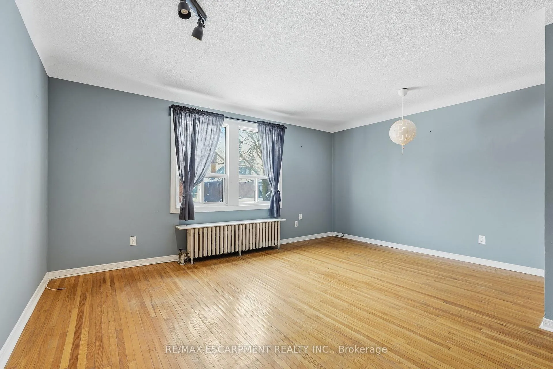 Photo 6 of Unit 10, 97 Connaught Avenue, Hamilton, Stipley — HOMEH