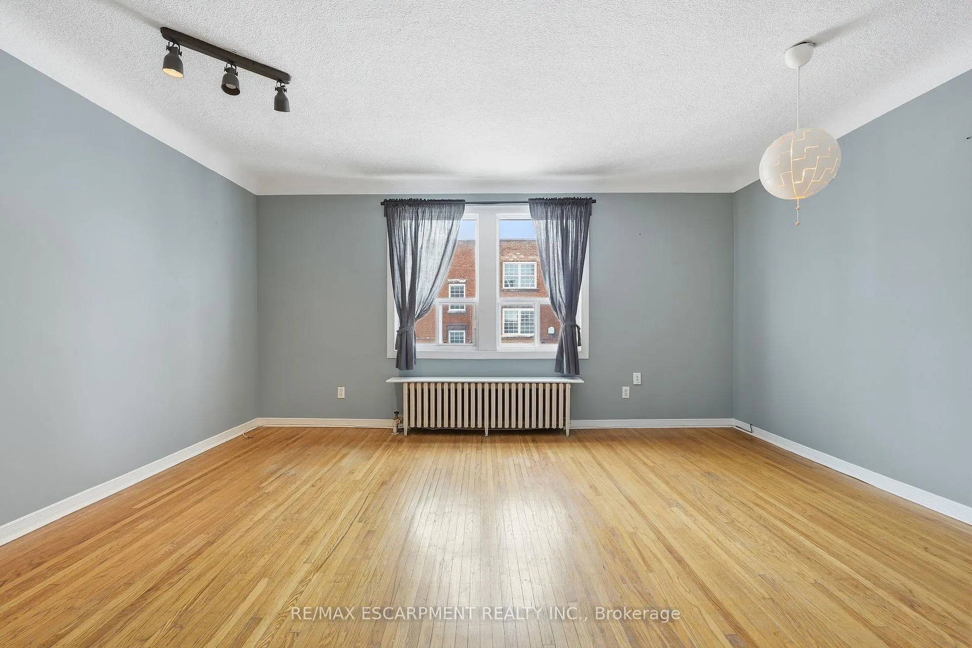 Photo 7 of Unit 10, 97 Connaught Avenue, Hamilton, Stipley — HOMEH