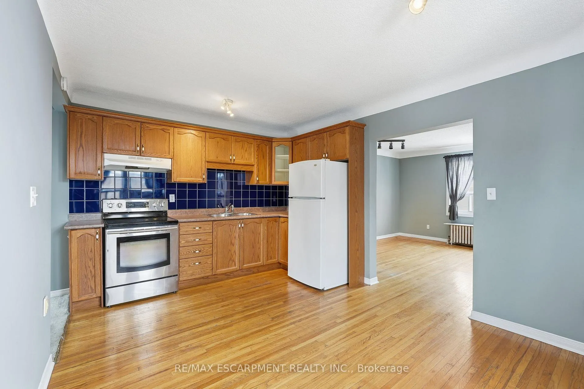 Photo 12 of Unit 10, 97 Connaught Avenue, Hamilton, Stipley — HOMEH