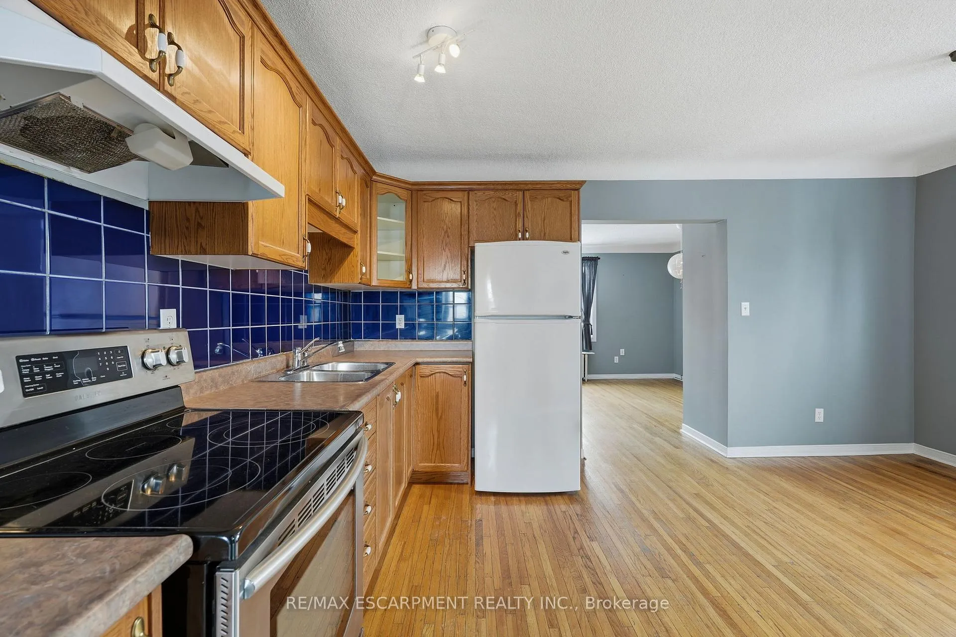 Photo 14 of Unit 10, 97 Connaught Avenue, Hamilton, Stipley — HOMEH