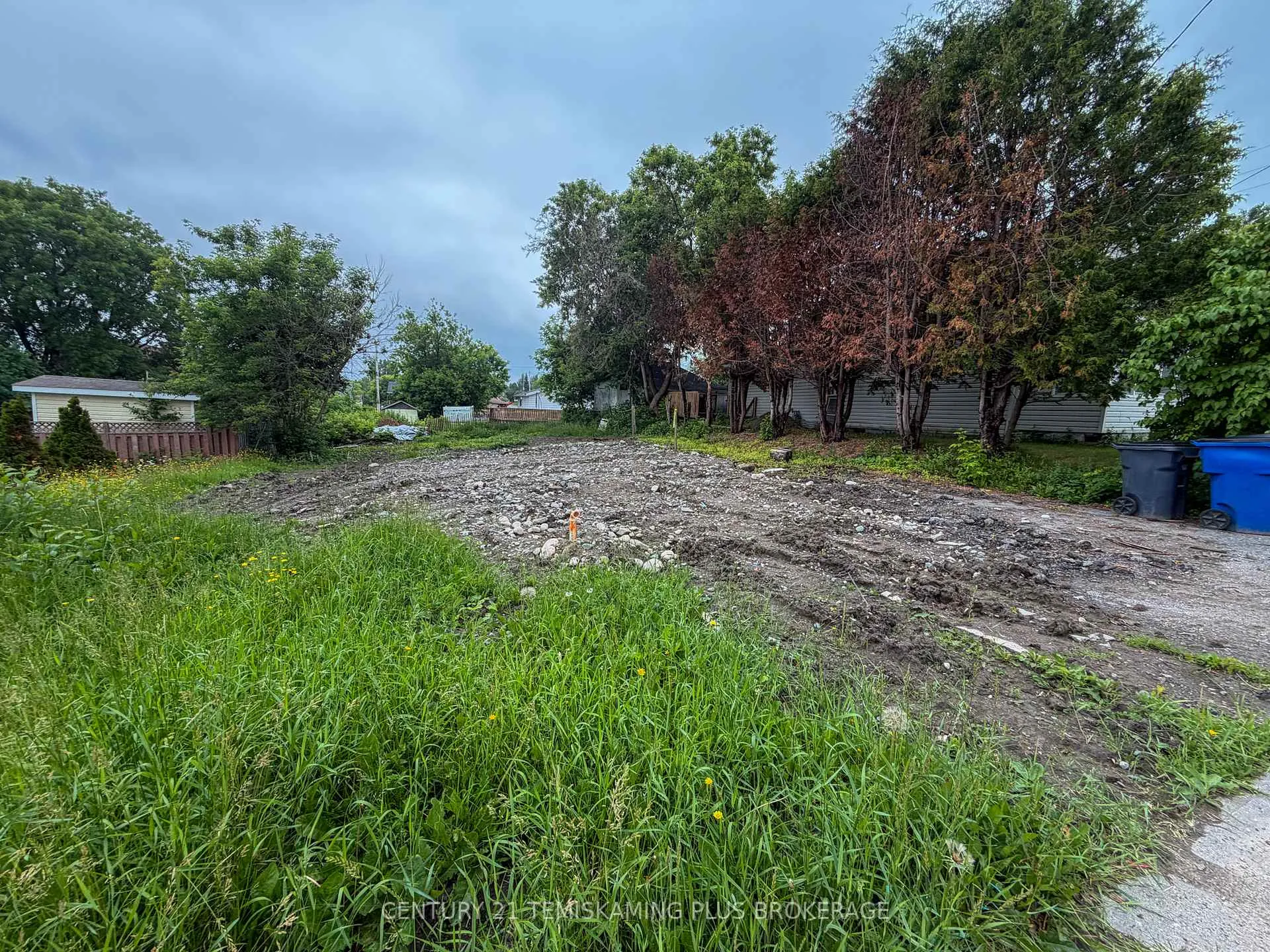 Photo 3 of 450 Cecil Street, Temiskaming Shores, Haileybury — HOMEH
