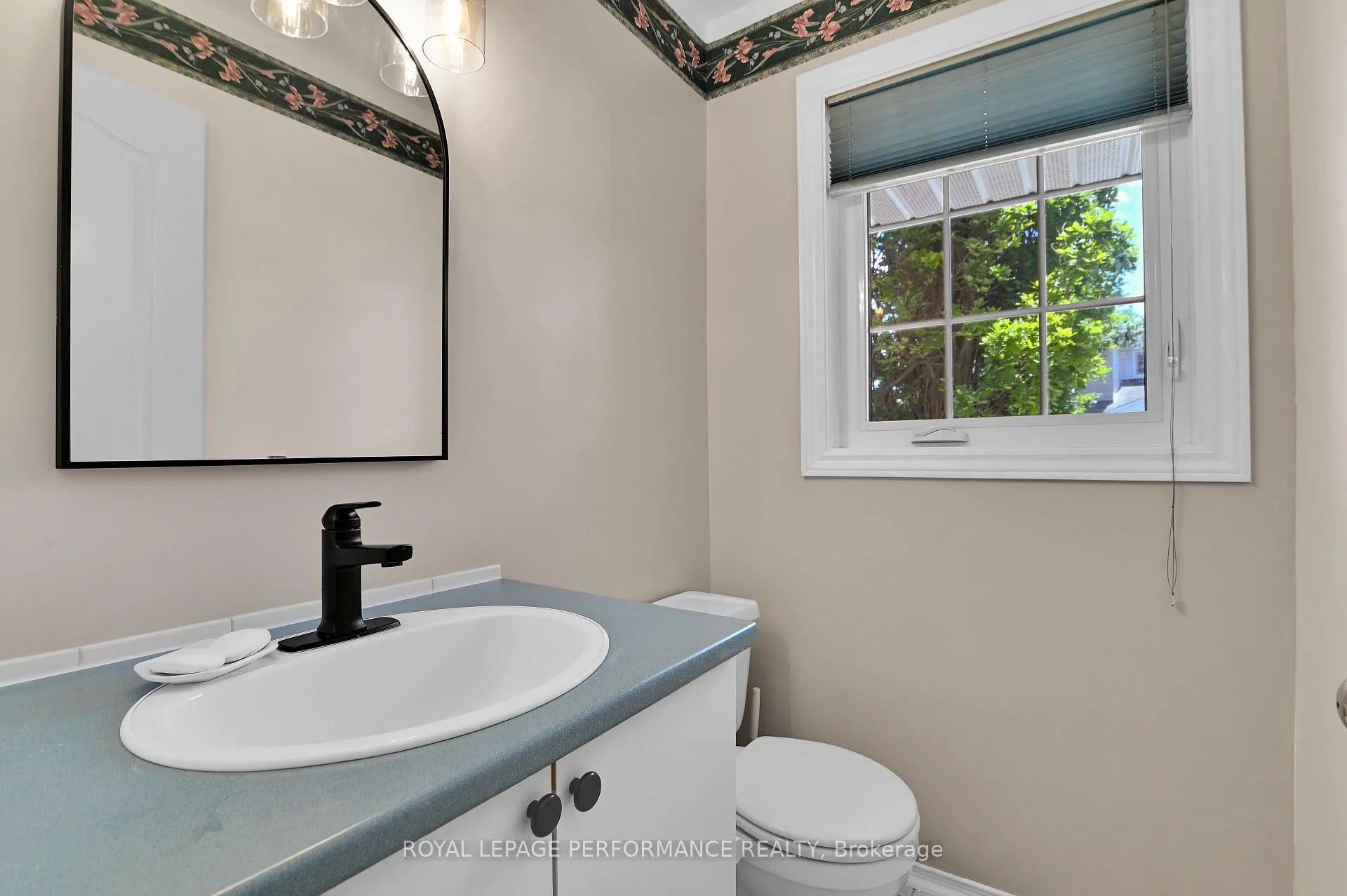 Photo 5 of 6009 Pineglade Crescent, Ottawa, Chapel Hill South - Orleans Village — HOMEH