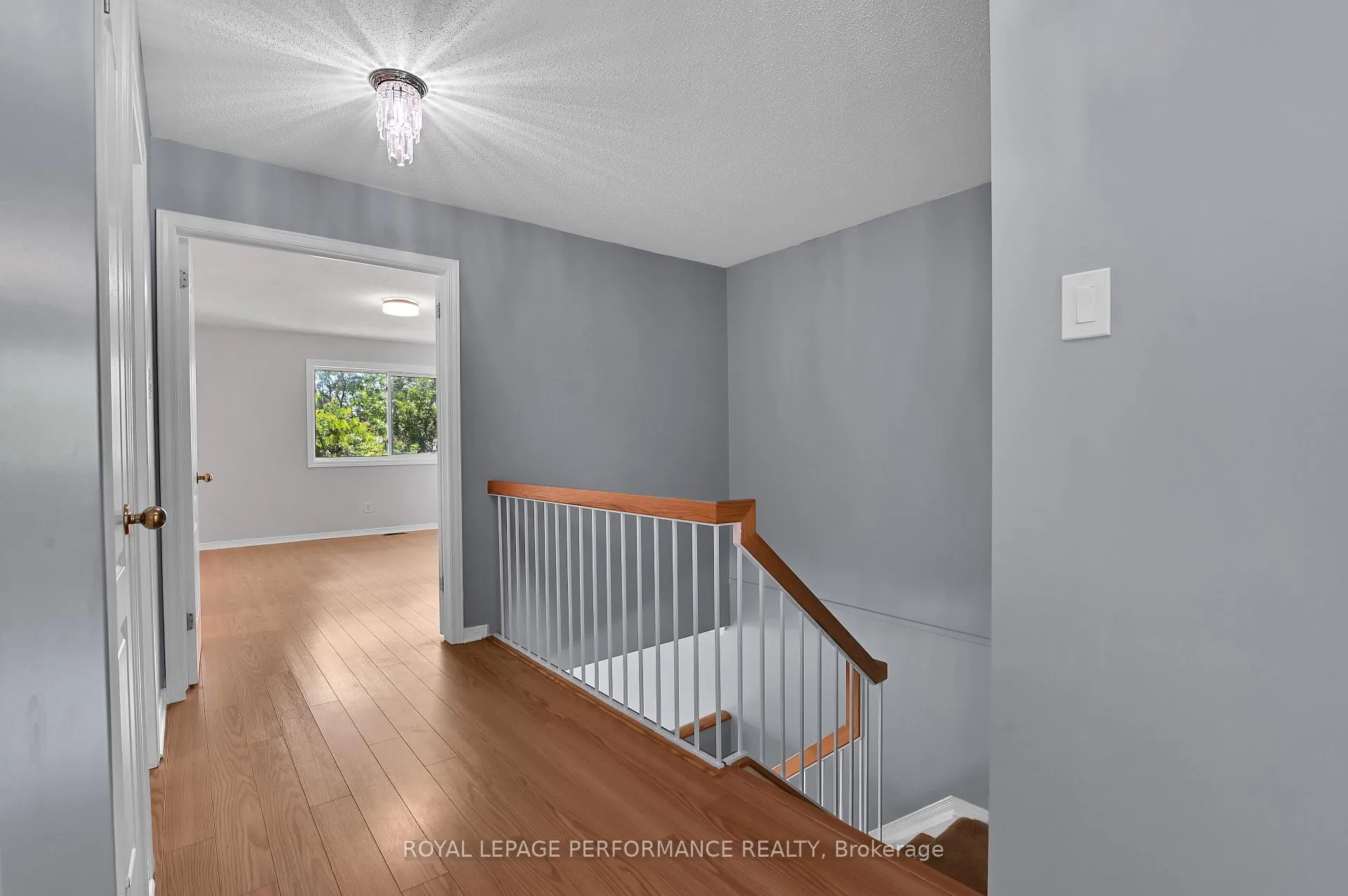 Photo 14 of 6009 Pineglade Crescent, Ottawa, Chapel Hill South - Orleans Village — HOMEH
