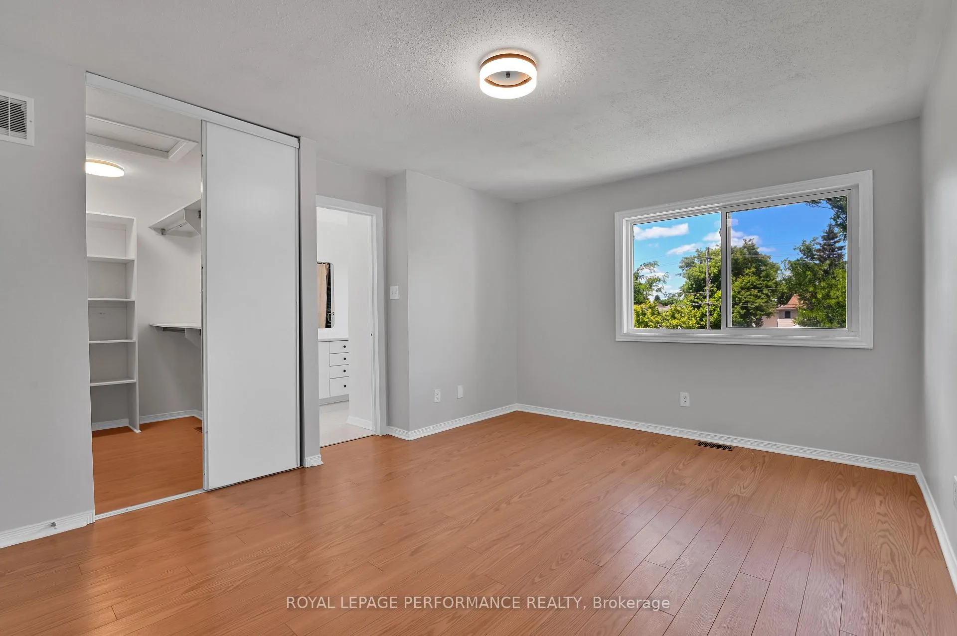 Photo 16 of 6009 Pineglade Crescent, Ottawa, Chapel Hill South - Orleans Village — HOMEH