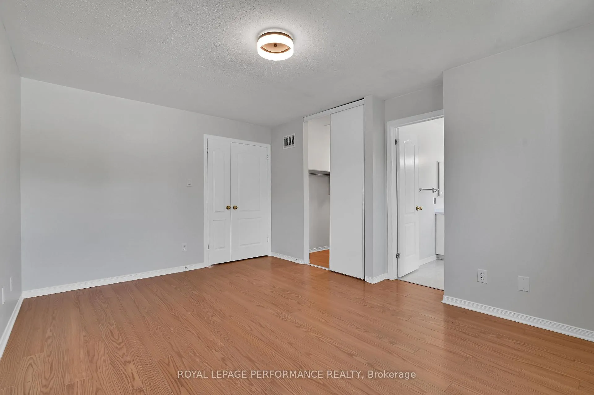 Photo 17 of 6009 Pineglade Crescent, Ottawa, Chapel Hill South - Orleans Village — HOMEH