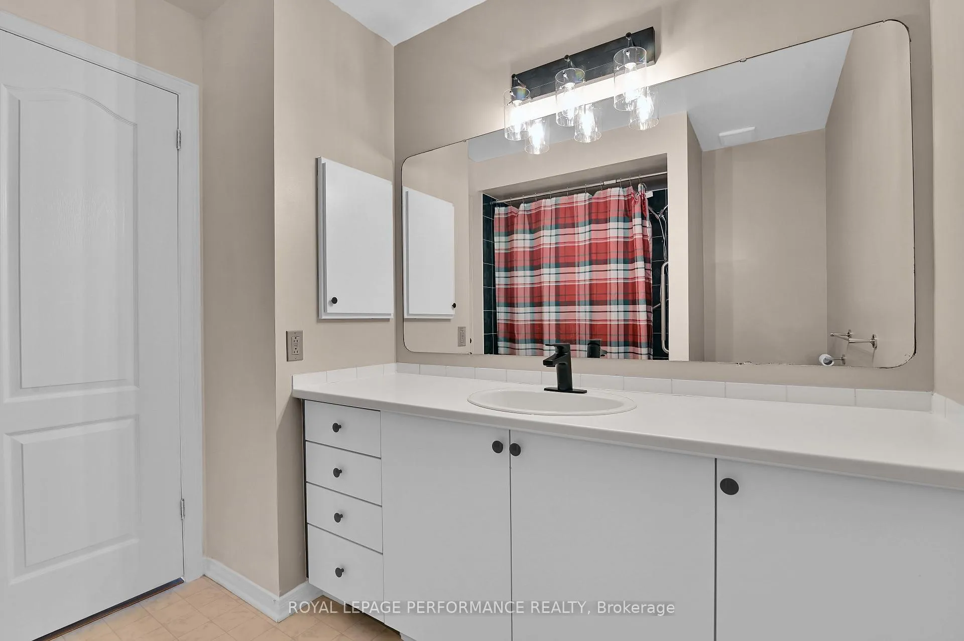 Photo 22 of 6009 Pineglade Crescent, Ottawa, Chapel Hill South - Orleans Village — HOMEH