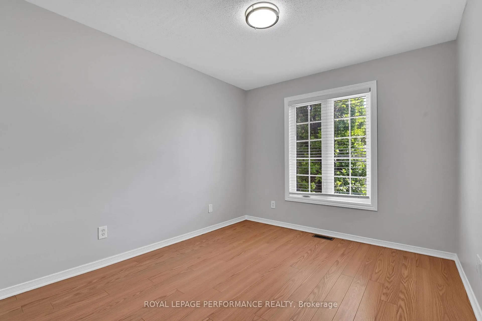Photo 25 of 6009 Pineglade Crescent, Ottawa, Chapel Hill South - Orleans Village — HOMEH