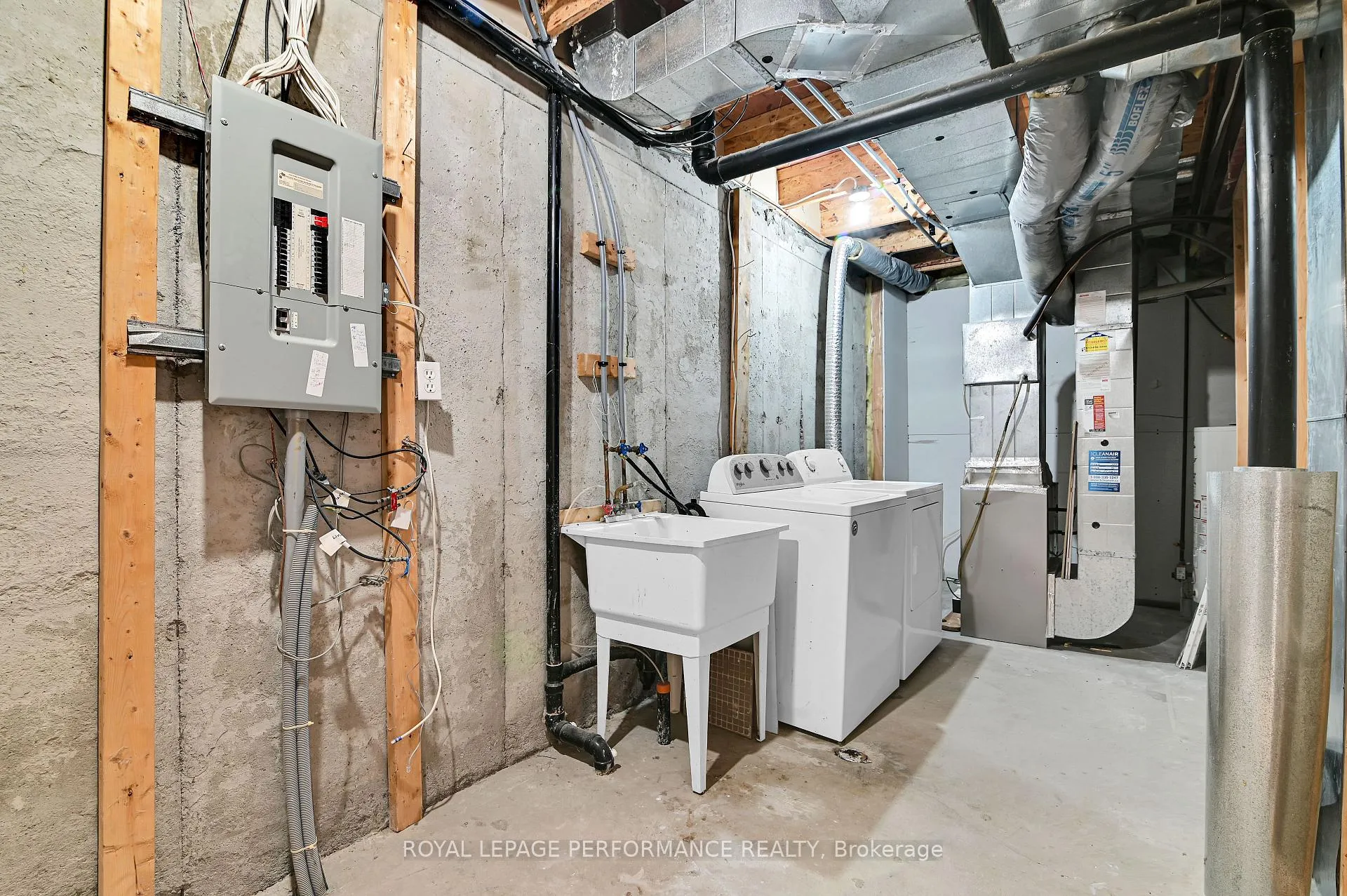 Photo 31 of 6009 Pineglade Crescent, Ottawa, Chapel Hill South - Orleans Village — HOMEH