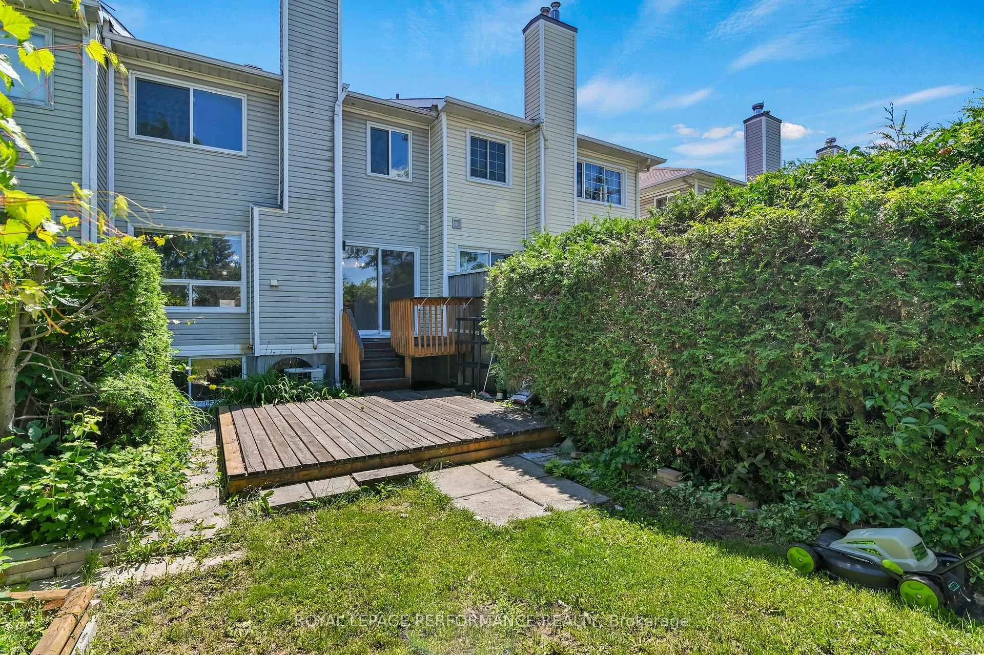 Photo 34 of 6009 Pineglade Crescent, Ottawa, Chapel Hill South - Orleans Village — HOMEH