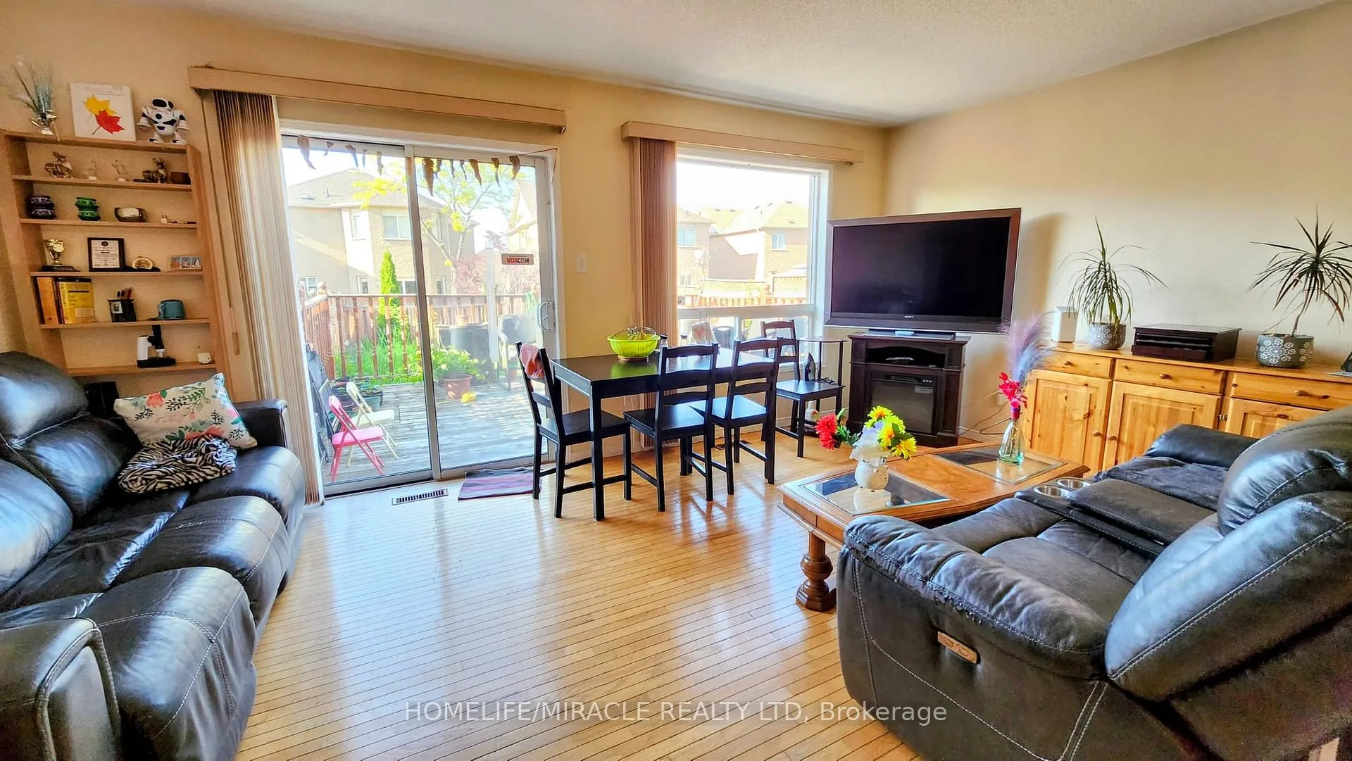 Photo 9 of 102 Whiteface Crescent, Brampton, Fletcher's Meadow — HOMEH