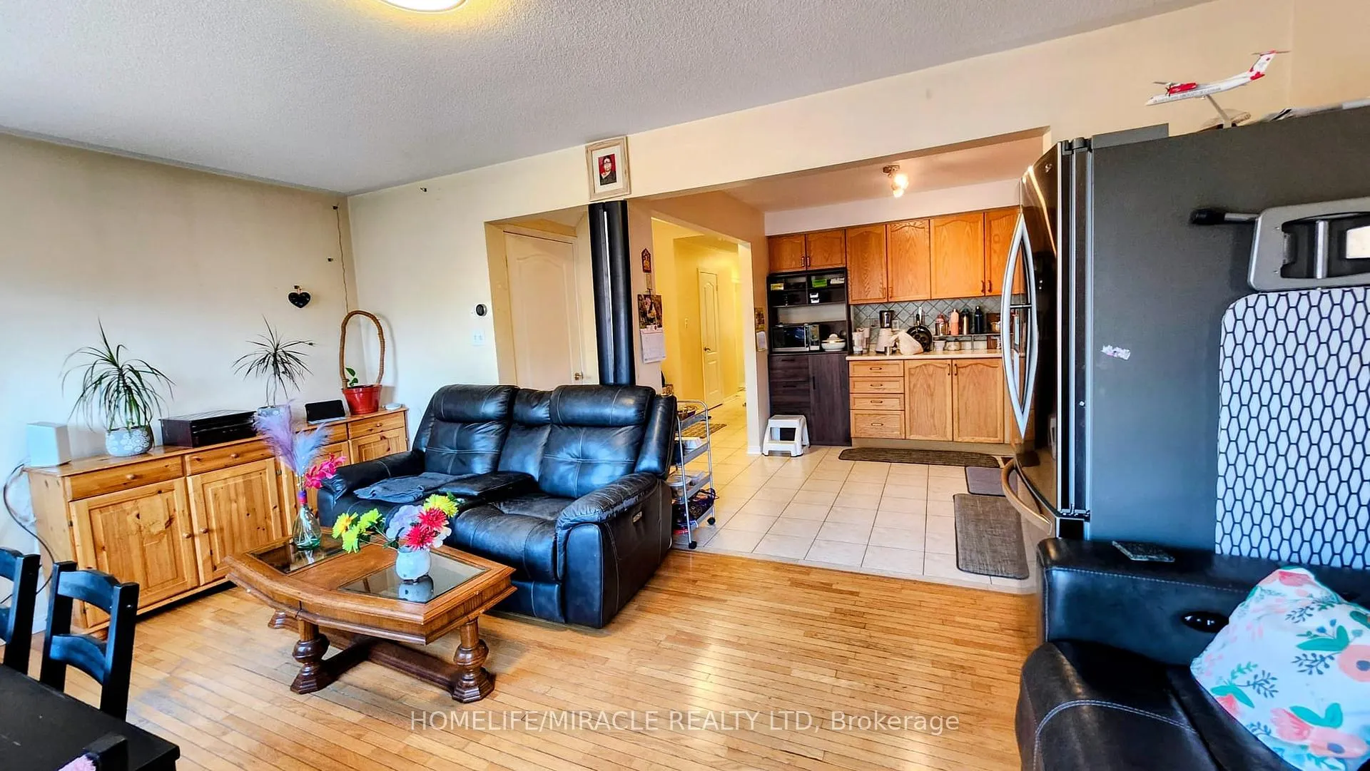 Photo 10 of 102 Whiteface Crescent, Brampton, Fletcher's Meadow — HOMEH