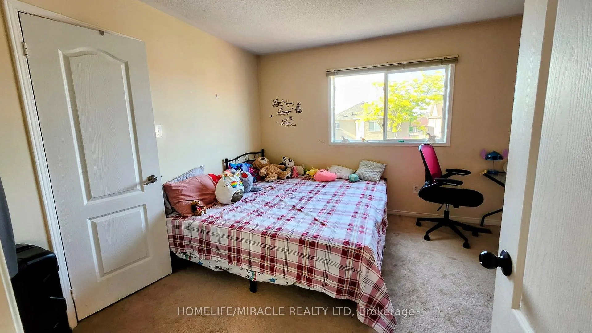 Photo 12 of 102 Whiteface Crescent, Brampton, Fletcher's Meadow — HOMEH